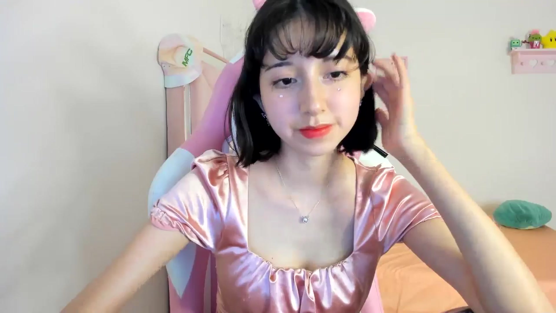 Gallery image thumbnail from Cherrycute666's myfreecams stream on, 07/16/2024, 09:34 image 6 of 20