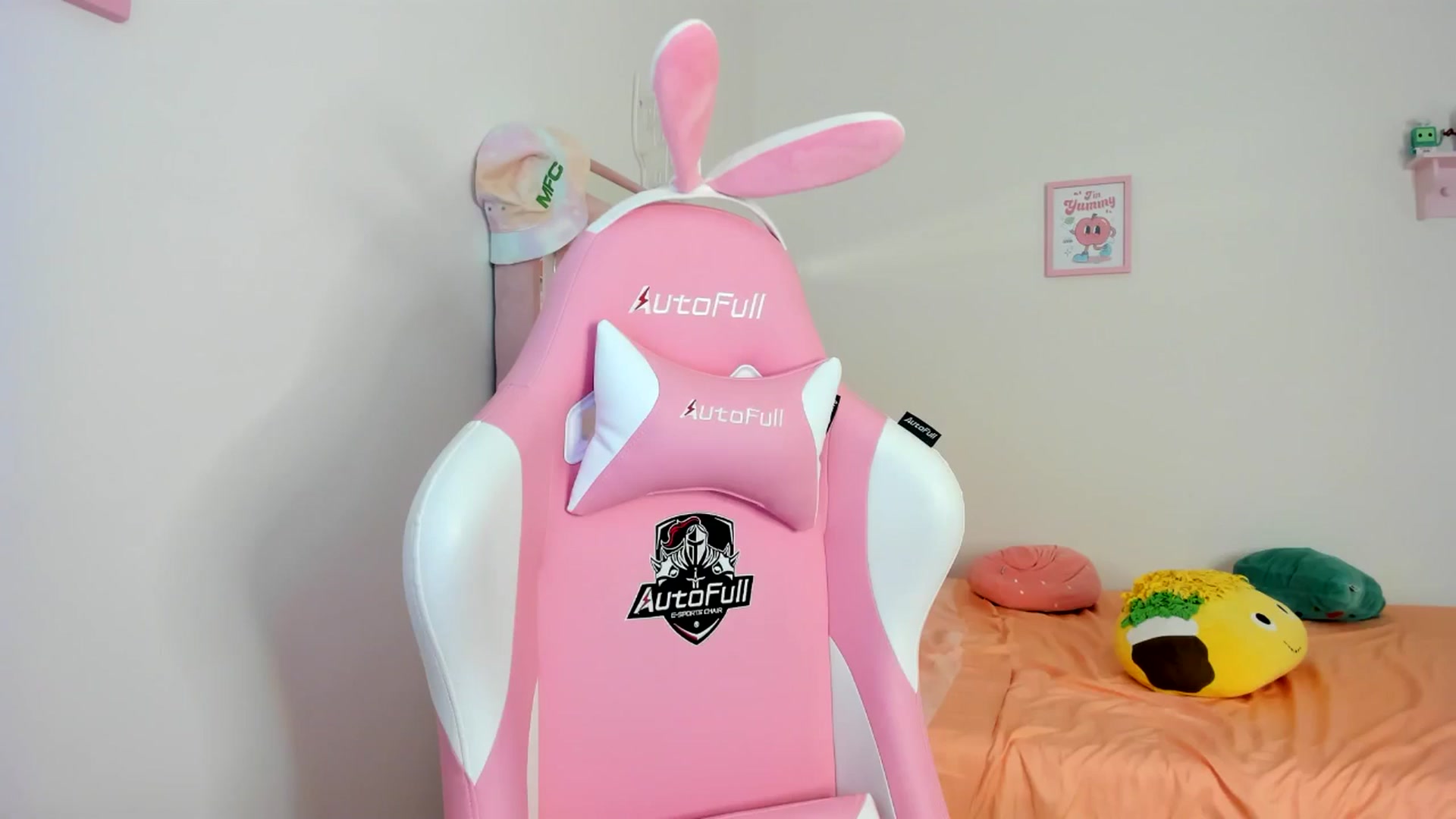 Gallery image thumbnail from Cherrycute666's myfreecams stream on, 07/16/2024, 23:43 image 1 of 20