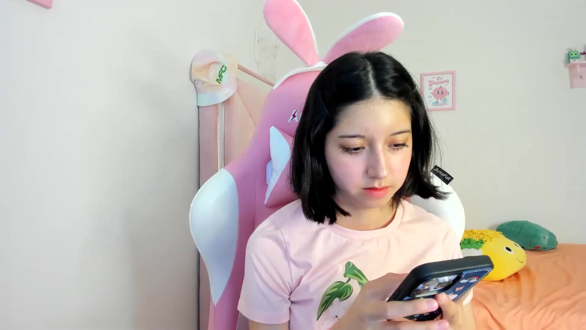 Gallery image thumbnail from Cherrycute666's myfreecams stream on, 07/16/2024, 23:43 image 2 of 20