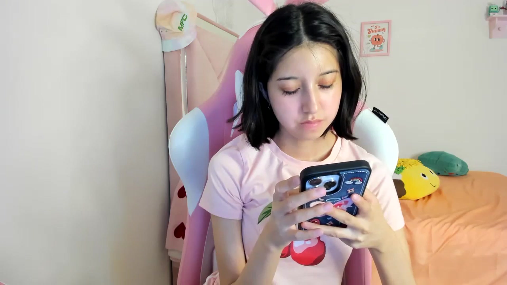 Gallery image thumbnail from Cherrycute666's myfreecams stream on, 07/17/2024, 06:32 image 7 of 20