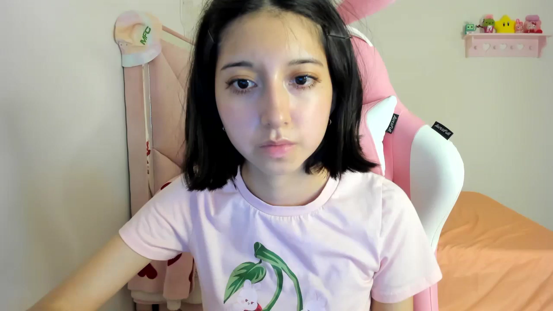Gallery image thumbnail from Cherrycute666's myfreecams stream on, 07/17/2024, 06:32 image 12 of 20