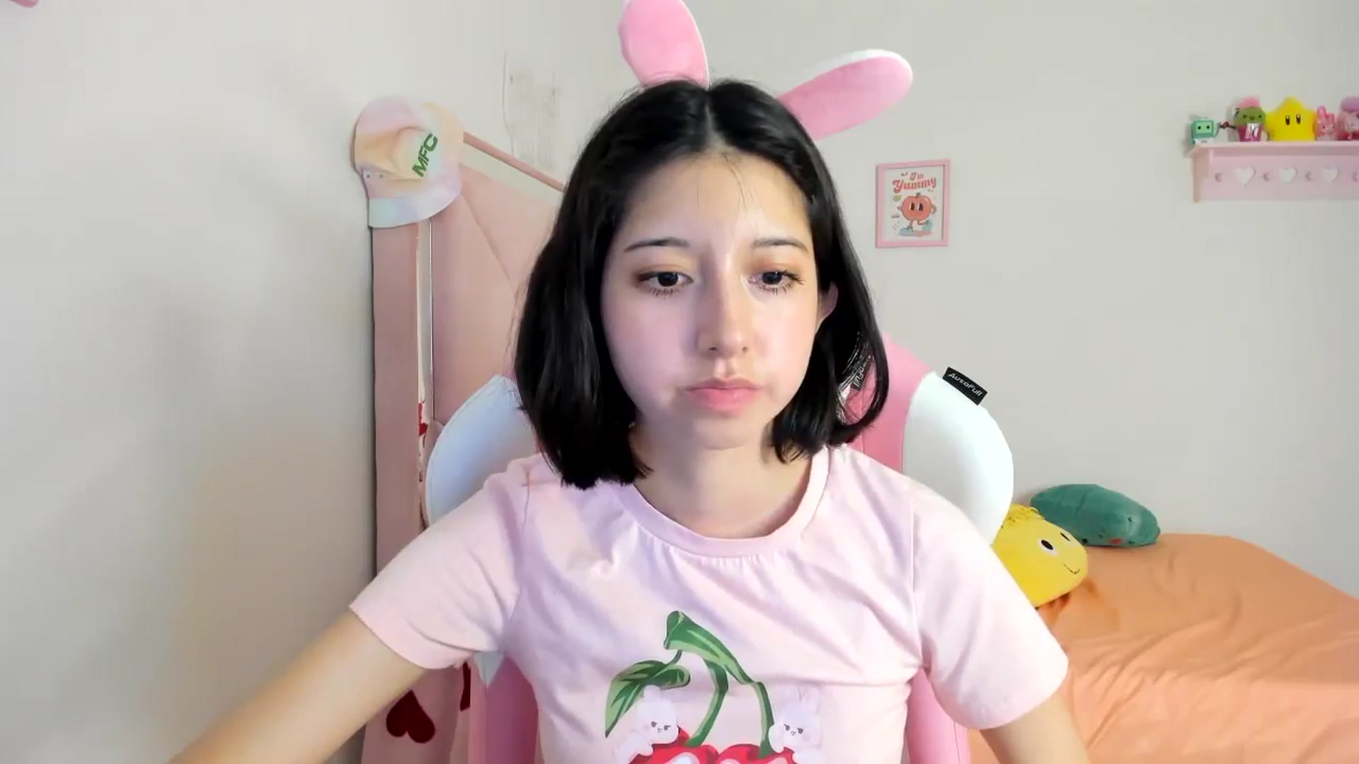 Gallery image thumbnail from Cherrycute666's myfreecams stream on, 07/17/2024, 06:32 image 2 of 20