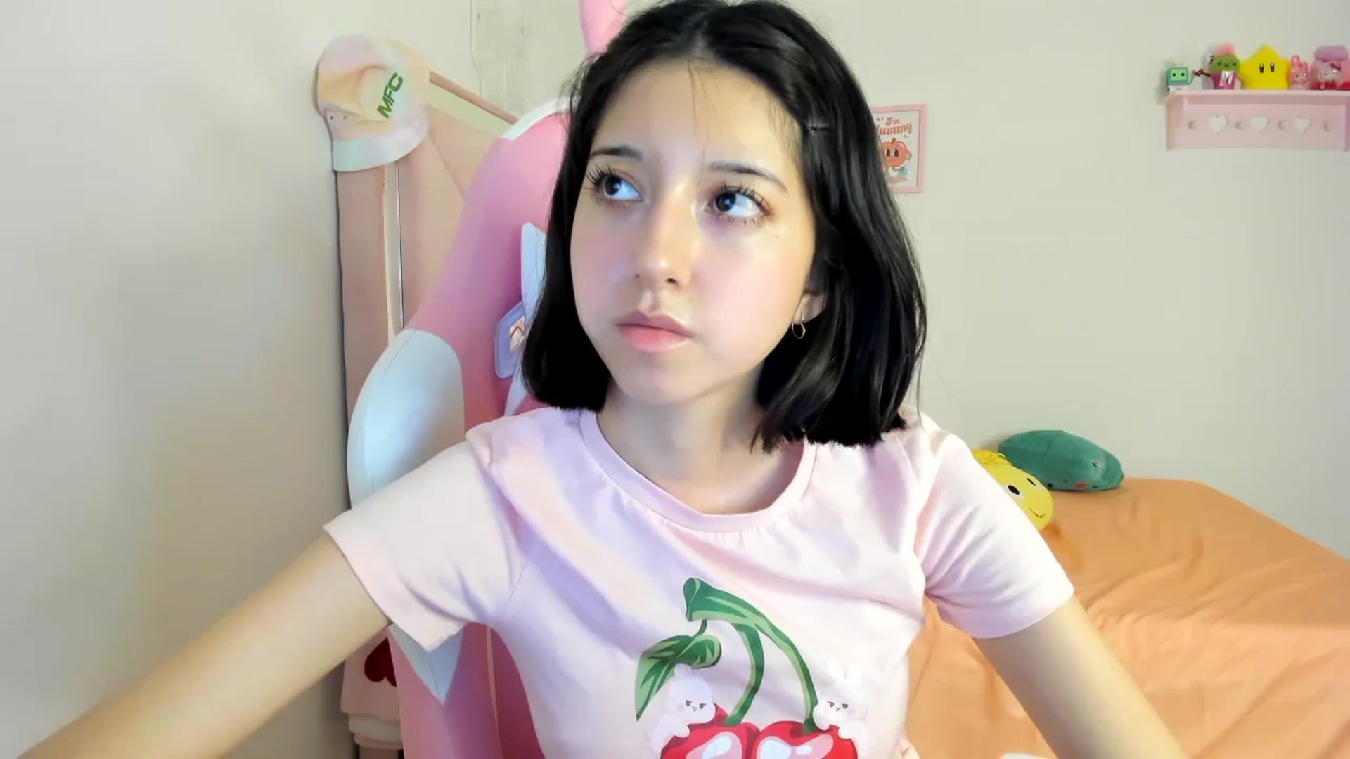 Gallery image thumbnail from Cherrycute666's myfreecams stream on, 07/17/2024, 06:32 image 4 of 20