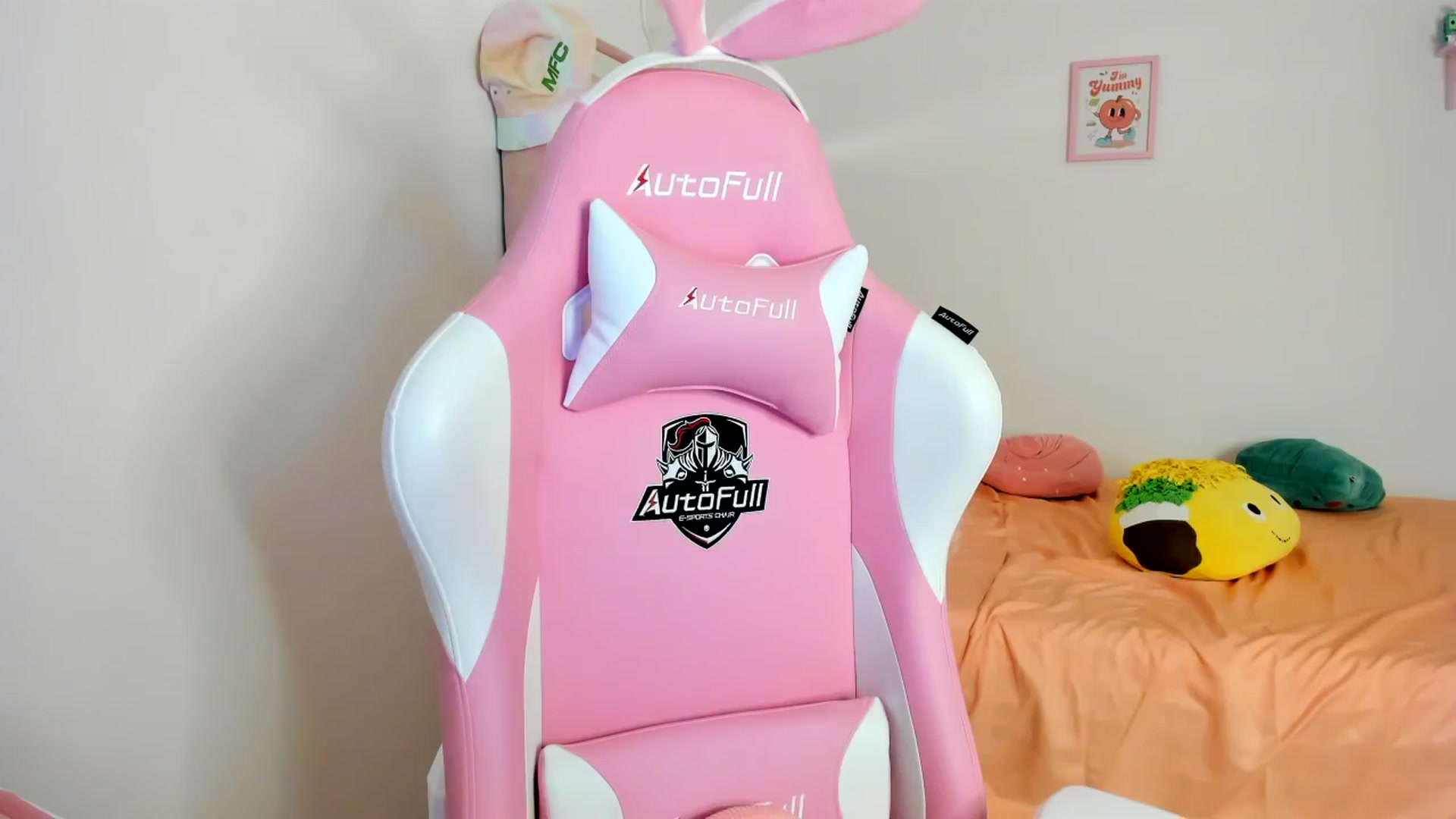 Gallery image thumbnail from Cherrycute666's myfreecams stream on, 07/17/2024, 06:32 image 8 of 20
