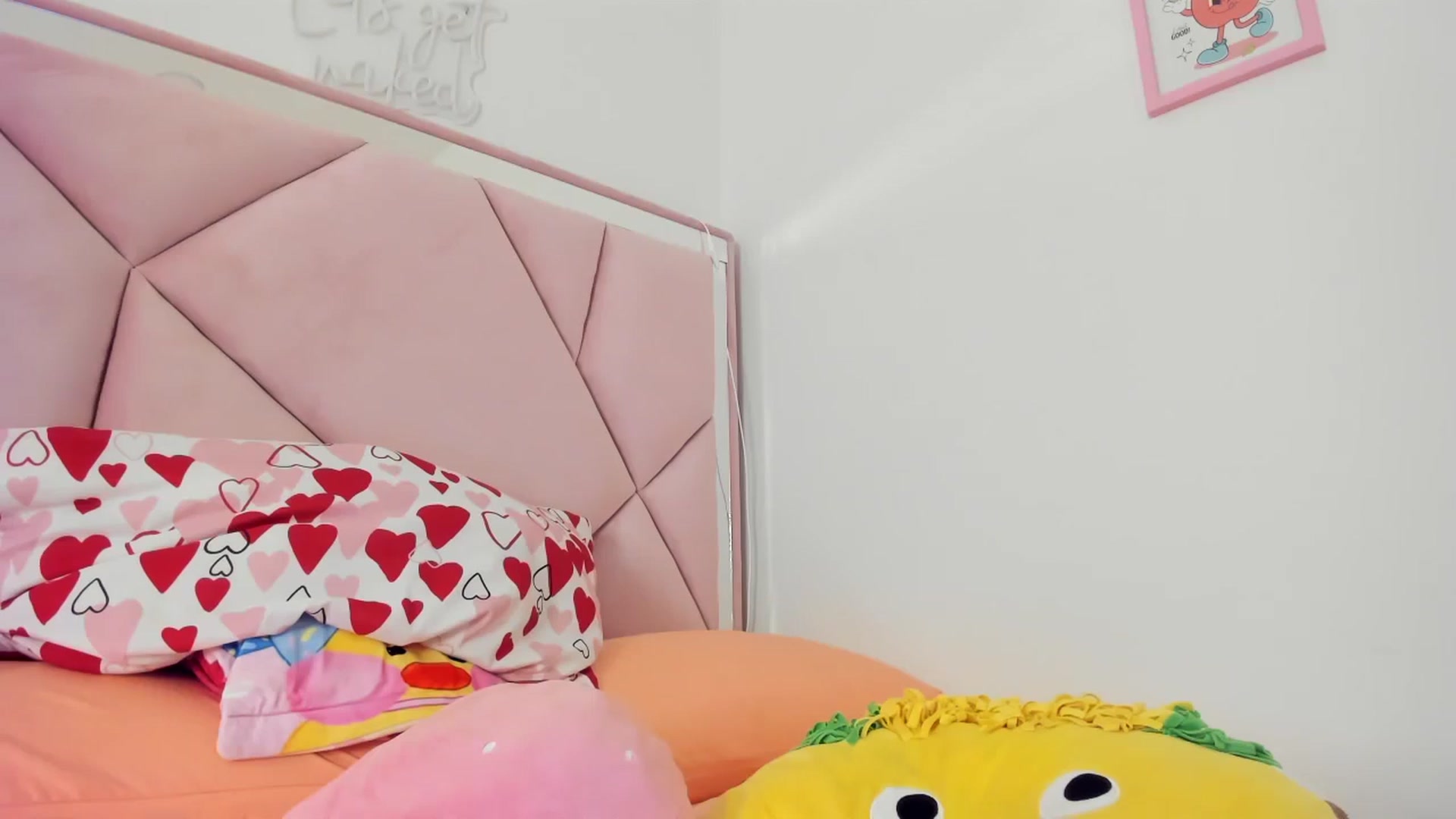 Gallery image thumbnail from Cherrycute666's myfreecams stream on, 07/17/2024, 09:08 image 17 of 20