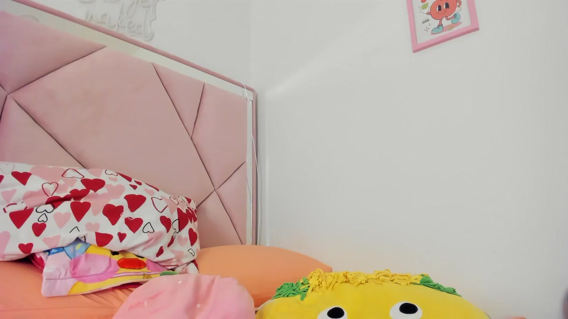 Gallery image thumbnail from Cherrycute666's myfreecams stream on, 07/17/2024, 09:08 image 15 of 20
