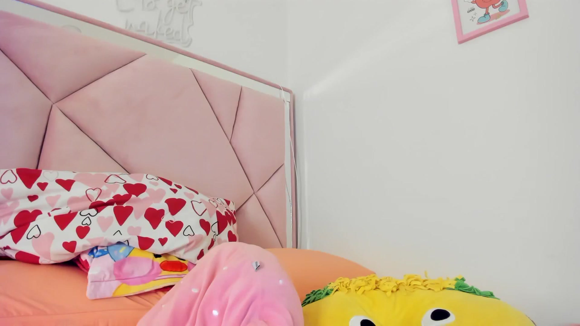 Gallery image thumbnail from Cherrycute666's myfreecams stream on, 07/17/2024, 09:08 image 13 of 20