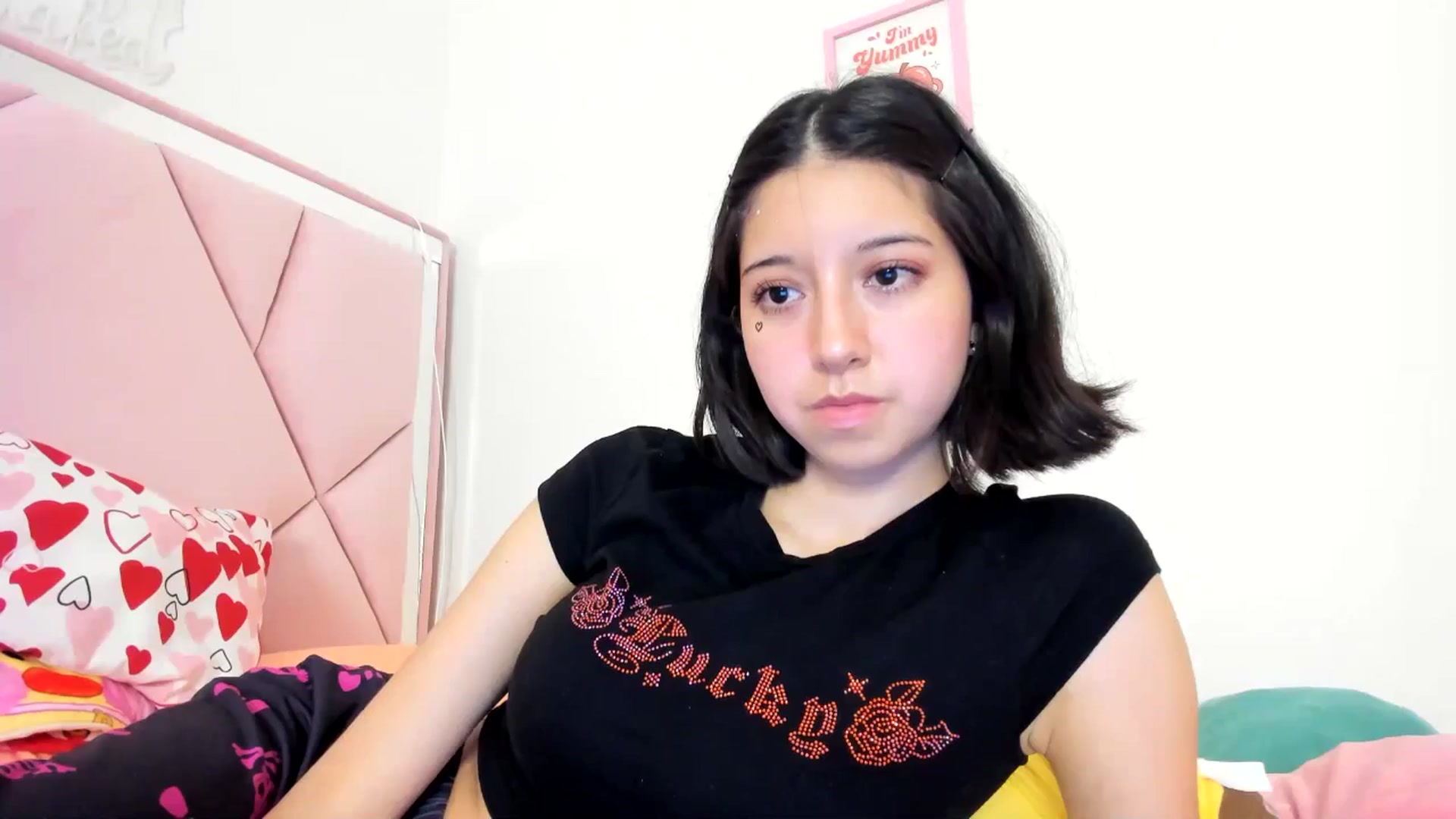 Gallery image thumbnail from Cherrycute666's myfreecams stream on, 07/18/2024, 03:54 image 2 of 20