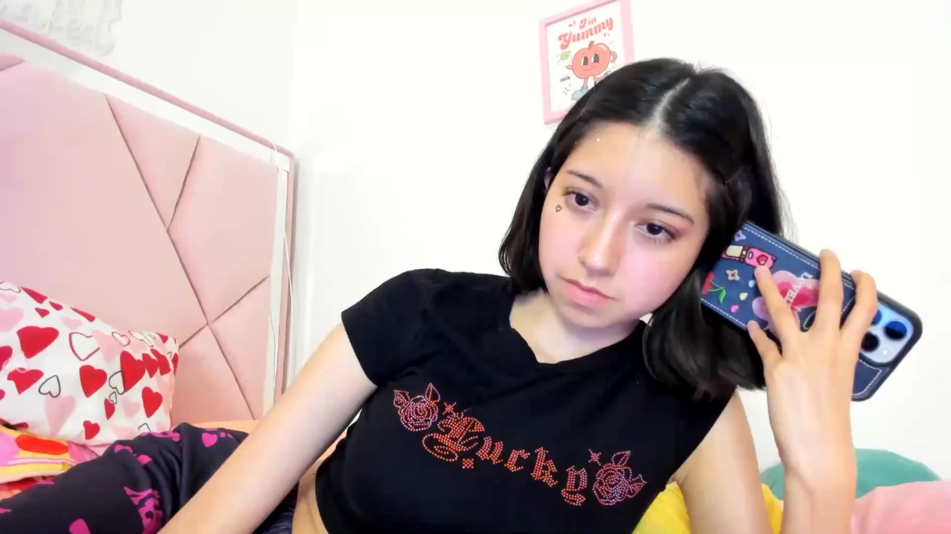 Gallery image thumbnail from Cherrycute666's myfreecams stream on, 07/18/2024, 03:54 image 4 of 20