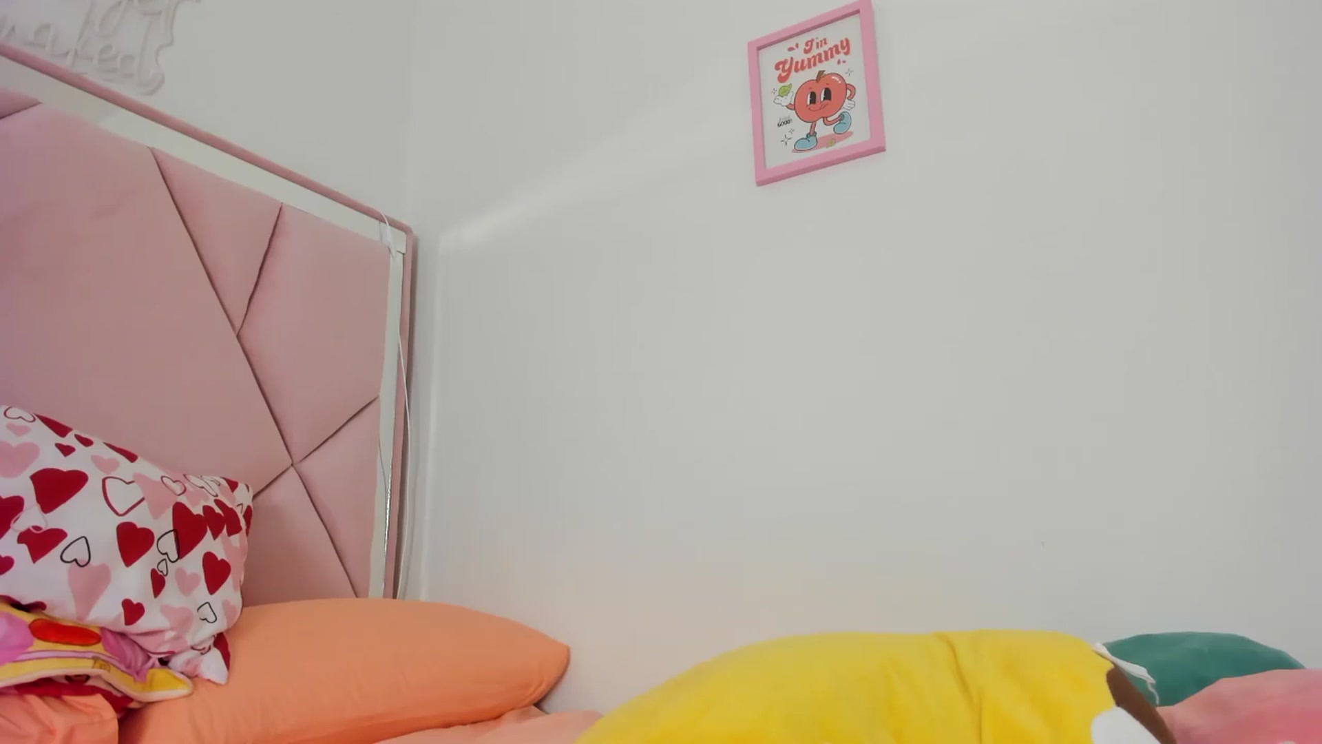 Gallery image thumbnail from Cherrycute666's myfreecams stream on, 07/18/2024, 03:54 image 6 of 20