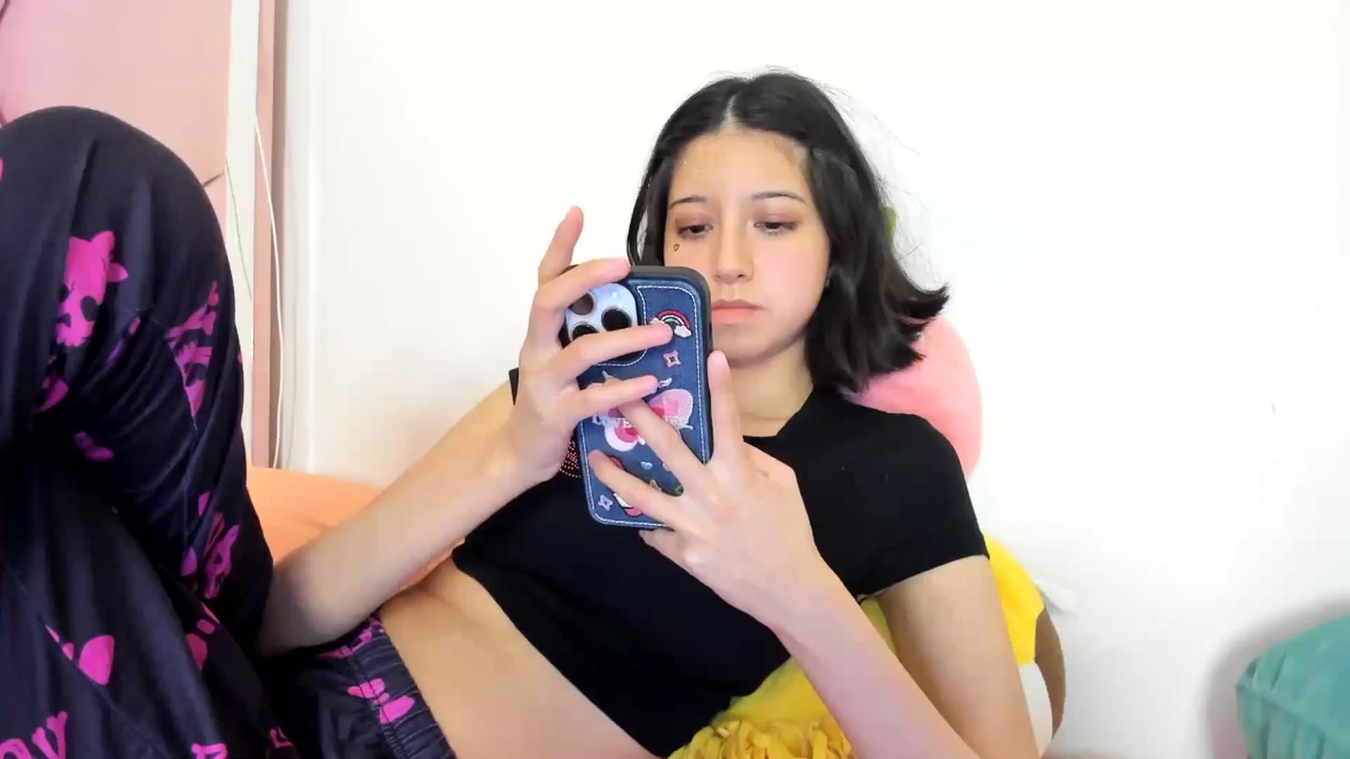 Gallery image thumbnail from Cherrycute666's myfreecams stream on, 07/18/2024, 07:12 image 4 of 20