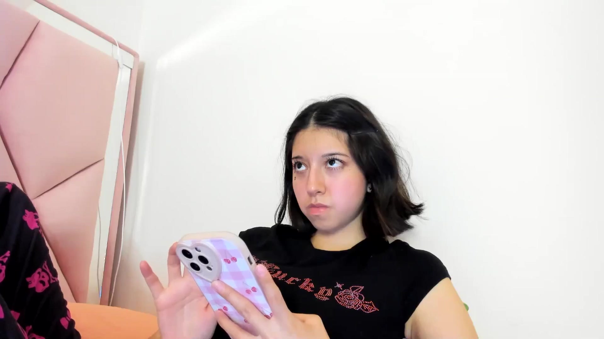 Gallery image thumbnail from Cherrycute666's myfreecams stream on, 07/18/2024, 07:12 image 18 of 20