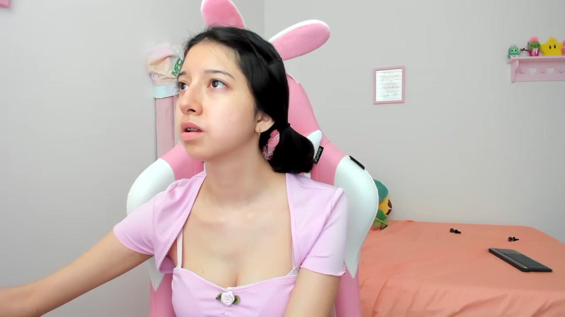 Gallery image thumbnail from Cherrycute666's myfreecams stream on, 07/18/2024, 19:47 image 2 of 20