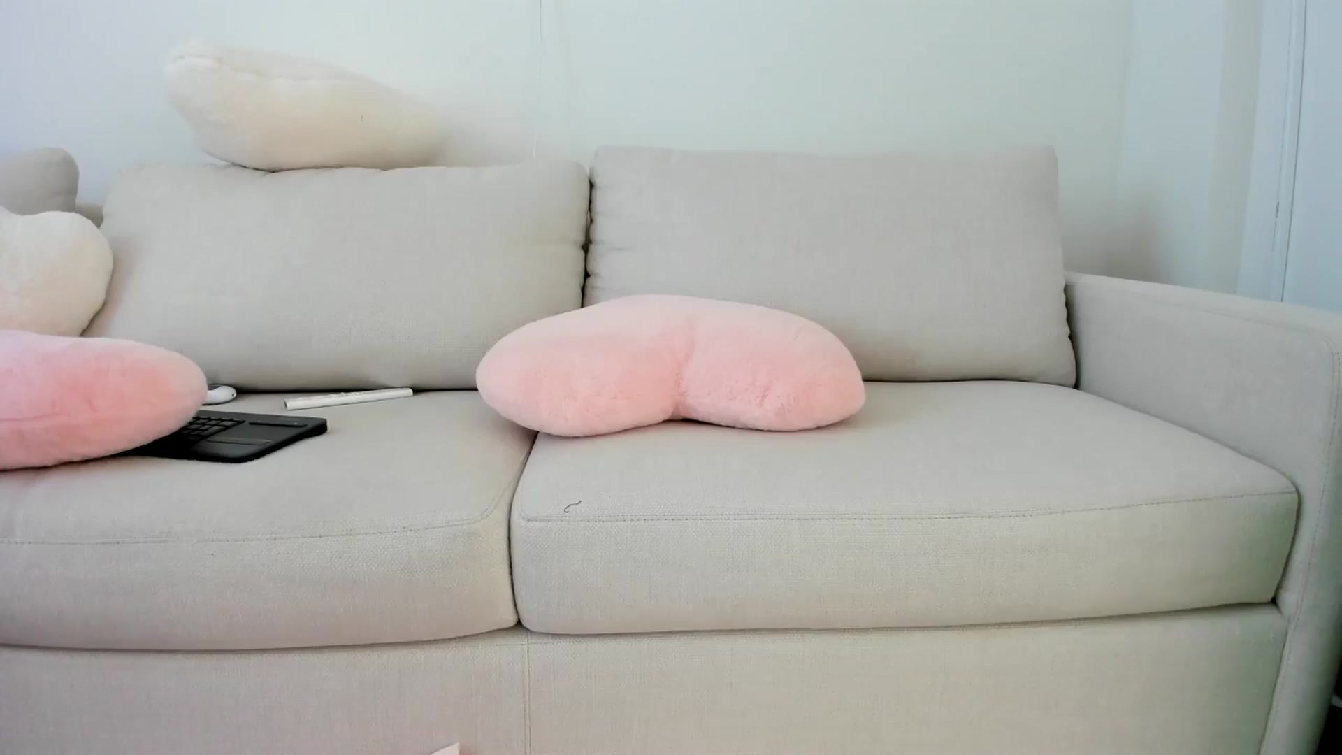 Gallery image thumbnail from Cherrycute666's myfreecams stream on, 07/19/2024, 24:05 image 18 of 20