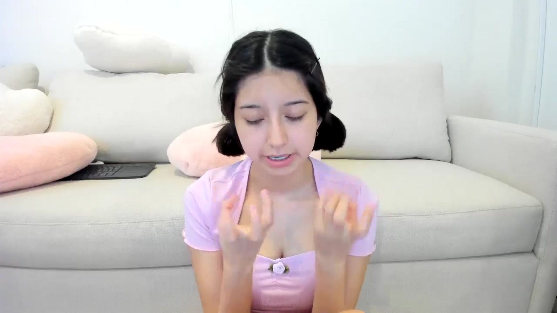 Gallery image thumbnail from Cherrycute666's myfreecams stream on, 07/19/2024, 01:43 image 3 of 20