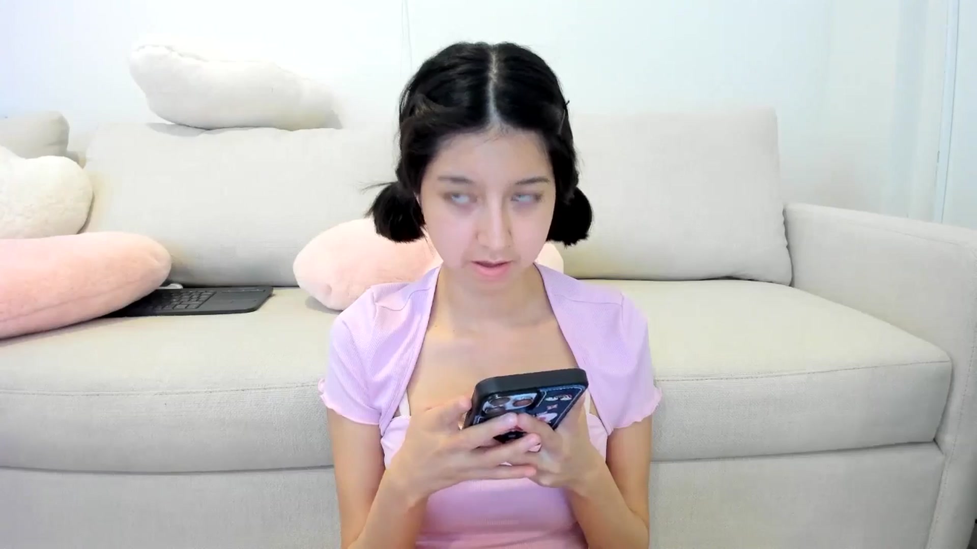 Gallery image thumbnail from Cherrycute666's myfreecams stream on, 07/19/2024, 01:43 image 4 of 20