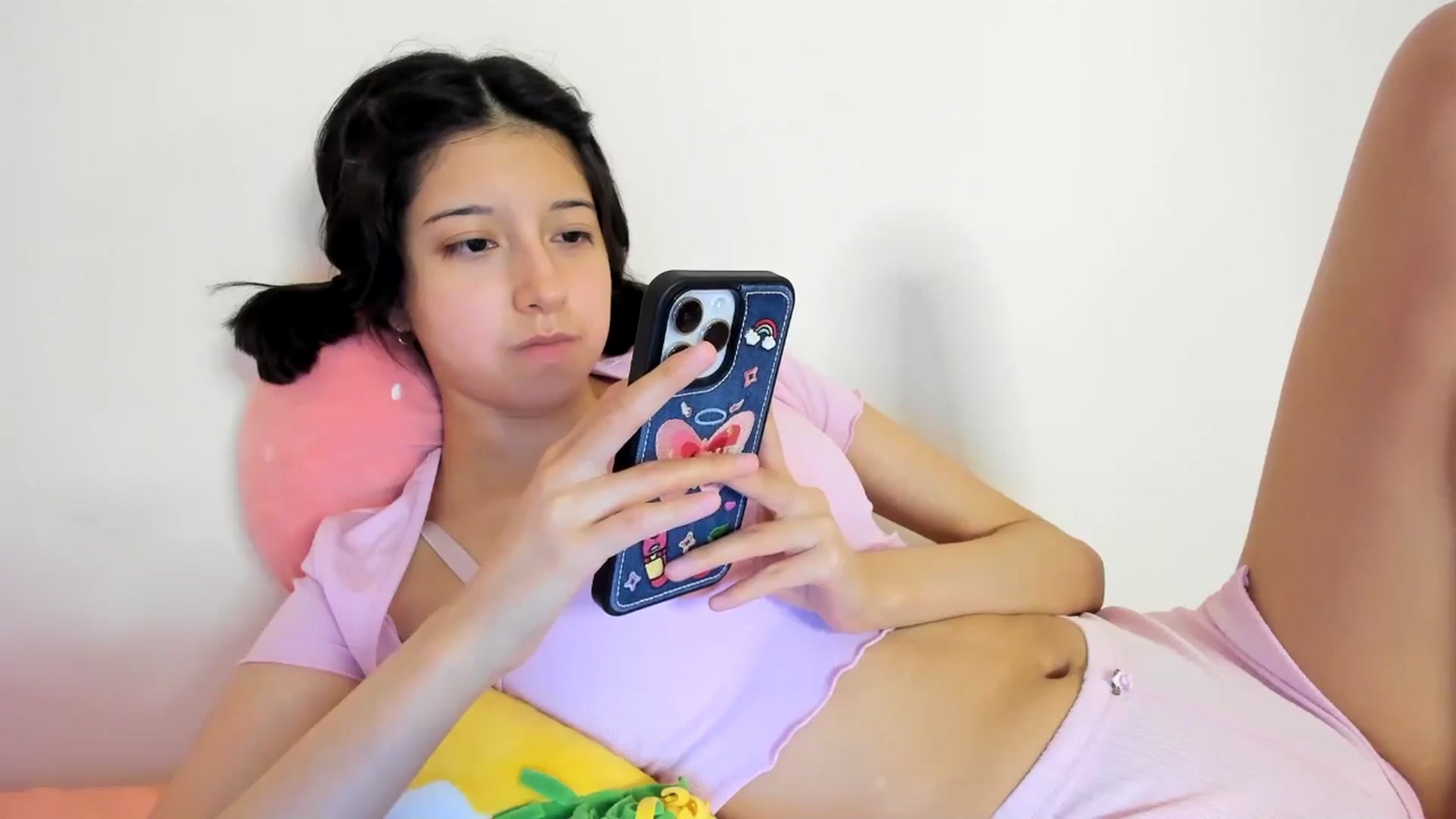 Gallery image thumbnail from Cherrycute666's myfreecams stream on, 07/19/2024, 05:53 image 20 of 20