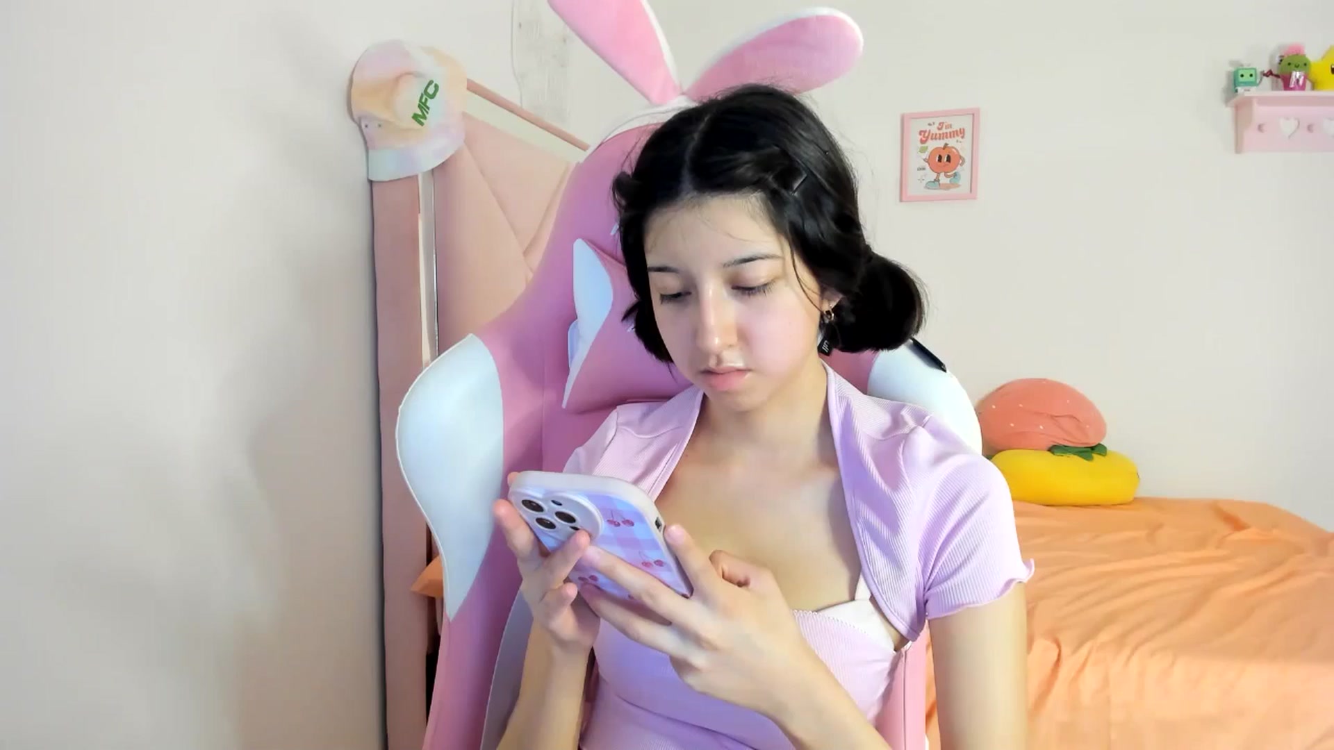 Gallery image thumbnail from Cherrycute666's myfreecams stream on, 07/19/2024, 07:23 image 20 of 20