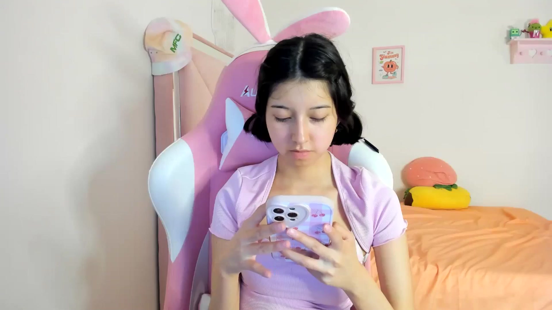 Gallery image thumbnail from Cherrycute666's myfreecams stream on, 07/19/2024, 07:23 image 8 of 20