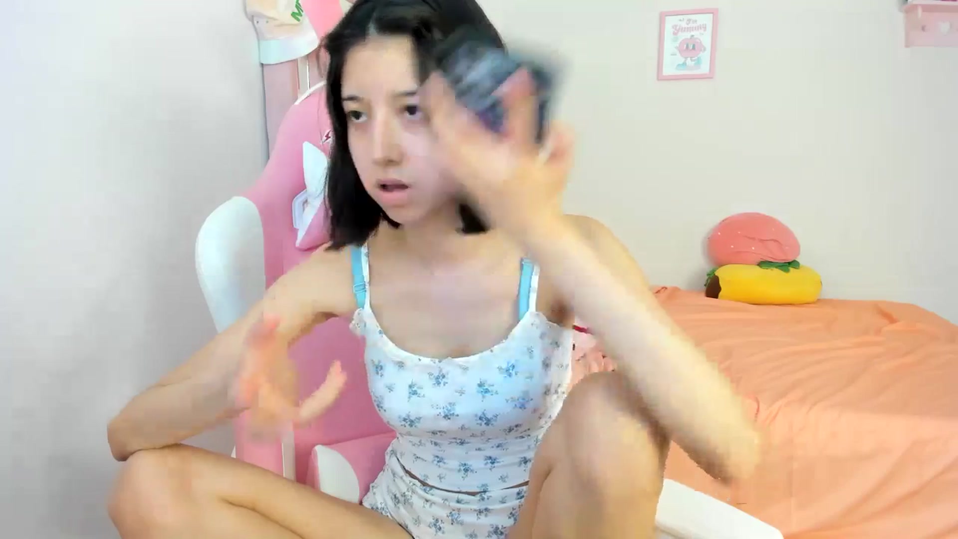 Gallery image thumbnail from Cherrycute666's myfreecams stream on, 07/20/2024, 24:13 image 10 of 20