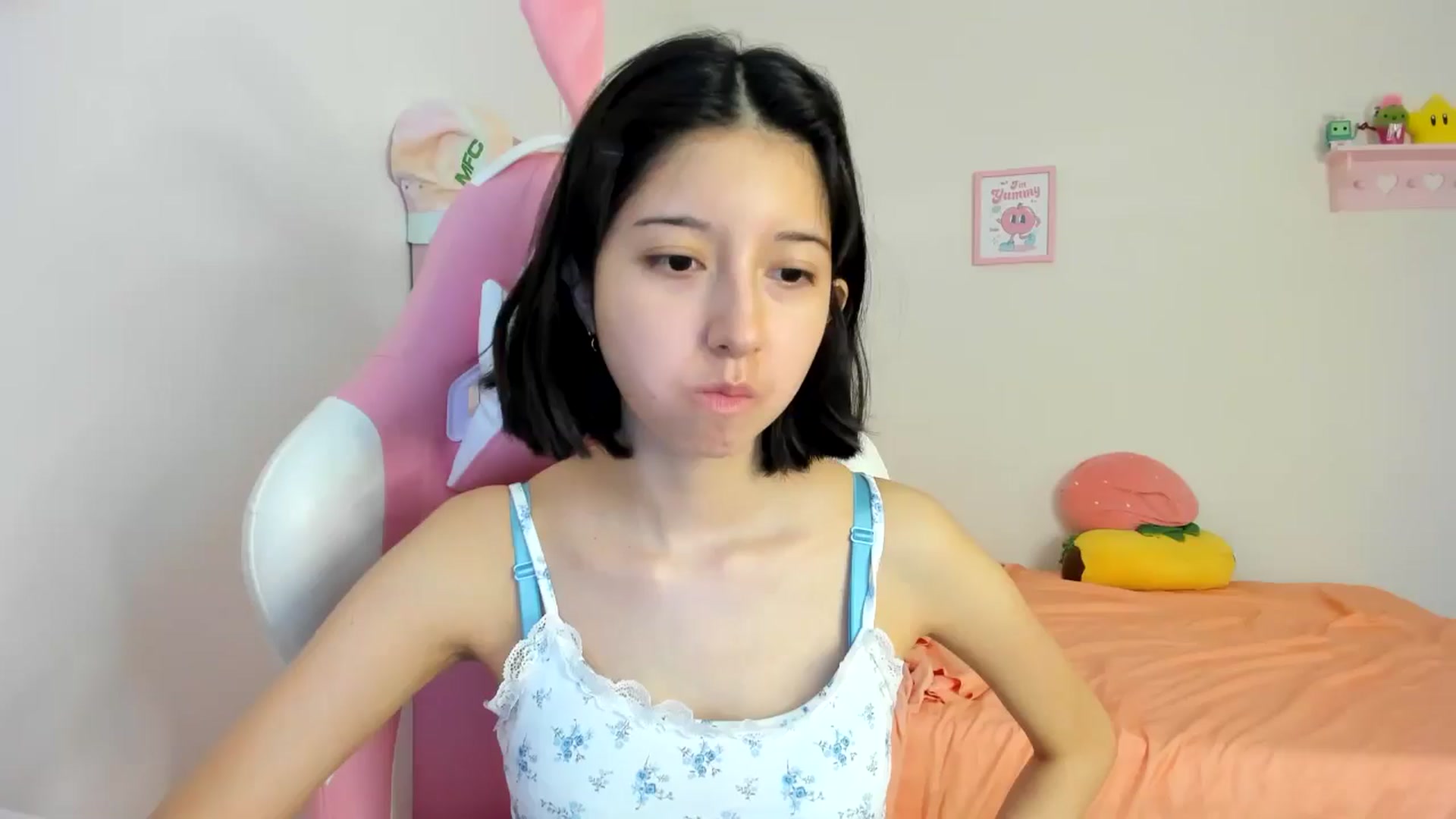Gallery image thumbnail from Cherrycute666's myfreecams stream on, 07/20/2024, 24:13 image 1 of 20