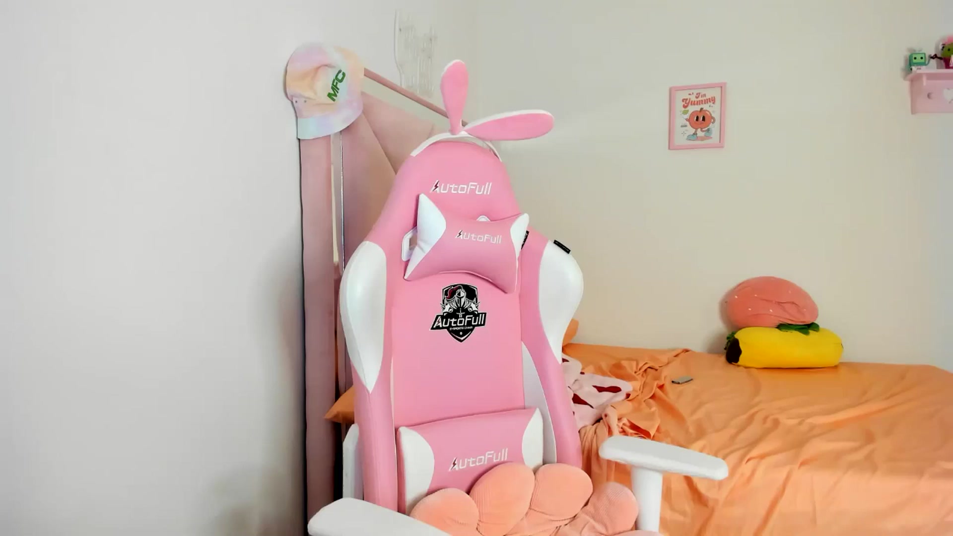 Gallery image thumbnail from Cherrycute666's myfreecams stream on, 07/20/2024, 05:11 image 8 of 20