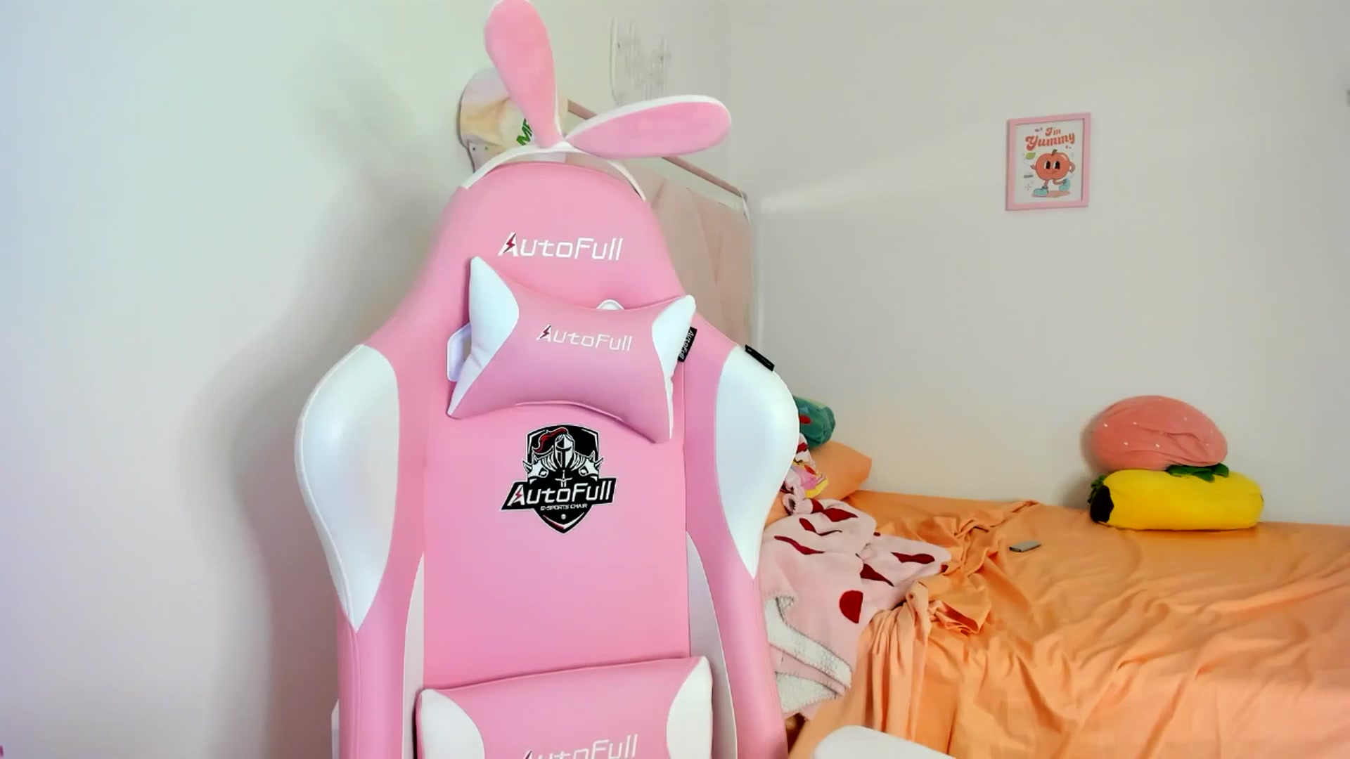 Gallery image thumbnail from Cherrycute666's myfreecams stream on, 07/20/2024, 05:11 image 13 of 20