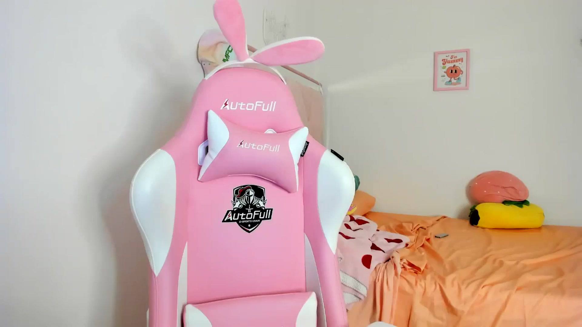 Gallery image thumbnail from Cherrycute666's myfreecams stream on, 07/20/2024, 05:11 image 10 of 20
