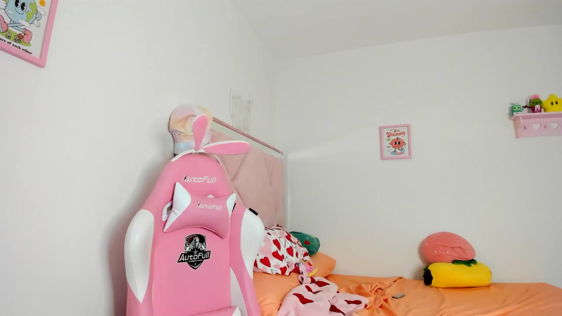 Gallery image thumbnail from Cherrycute666's myfreecams stream on, 07/20/2024, 05:11 image 1 of 20