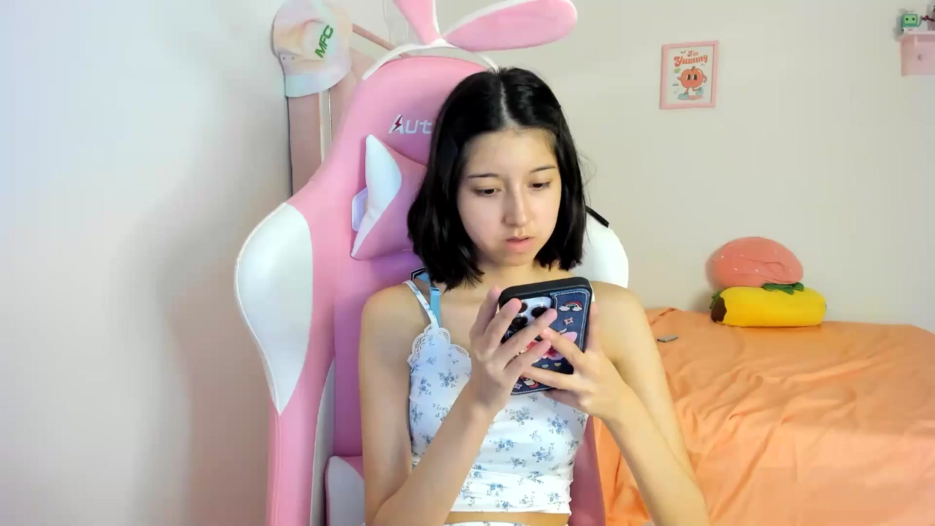 Gallery image thumbnail from Cherrycute666's myfreecams stream on, 07/20/2024, 05:11 image 6 of 20