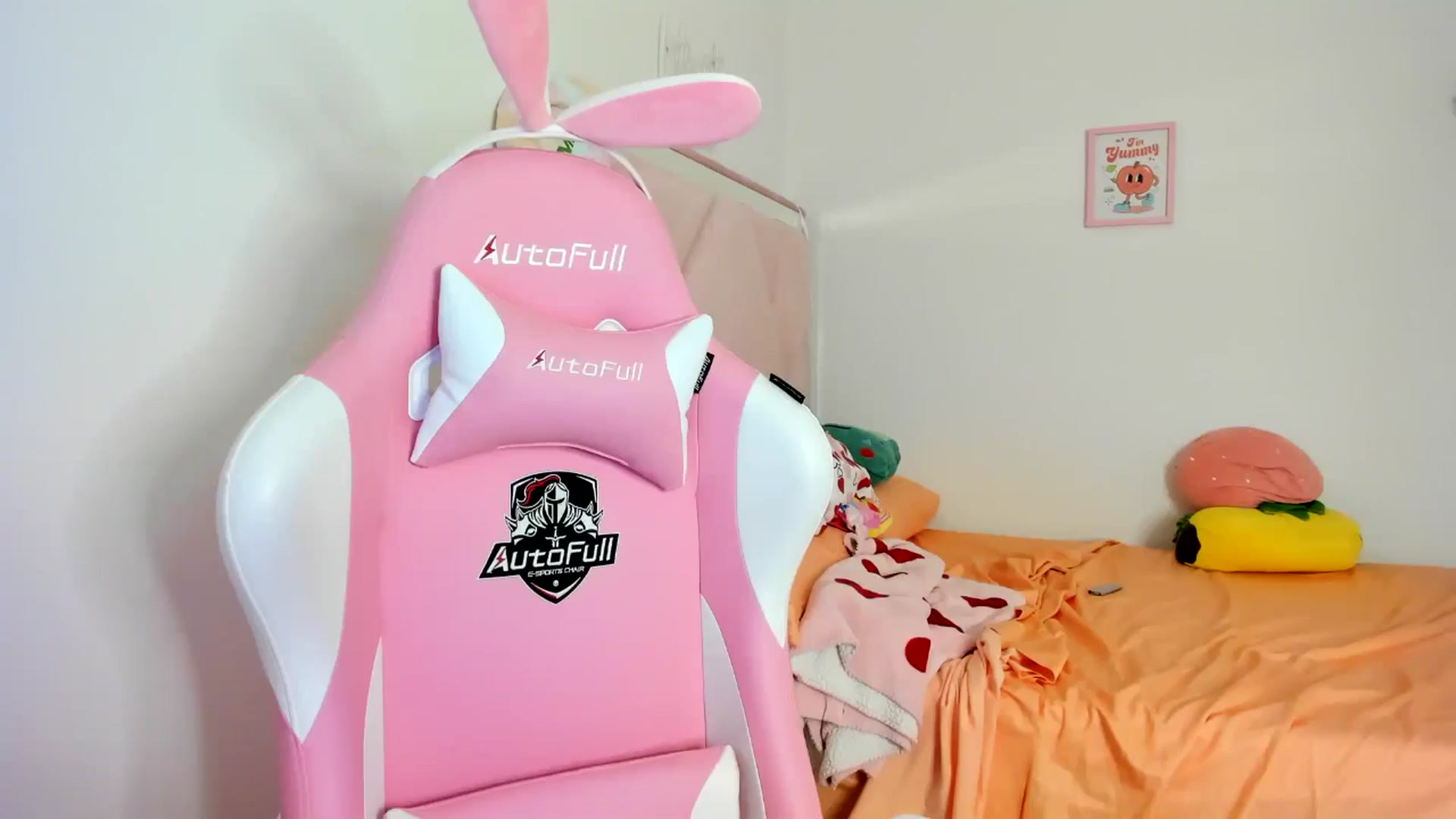 Gallery image thumbnail from Cherrycute666's myfreecams stream on, 07/20/2024, 05:11 image 11 of 20