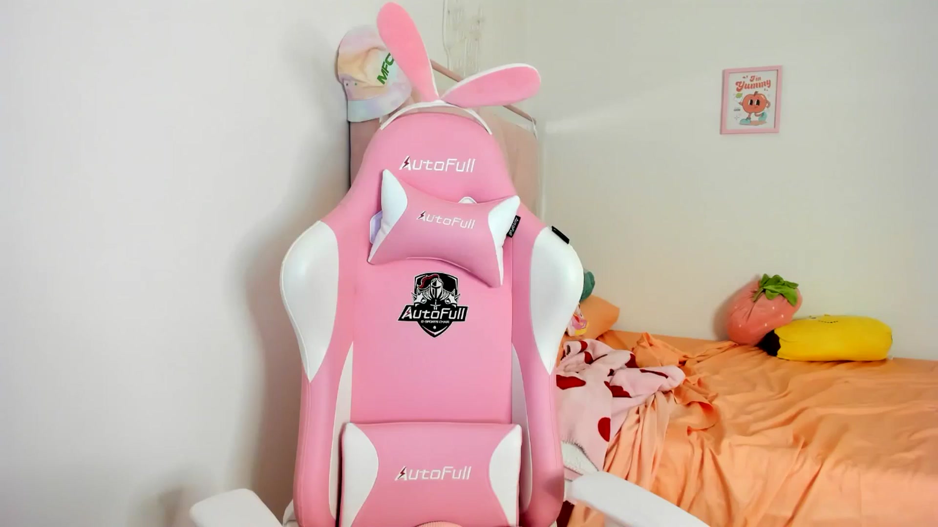 Gallery image thumbnail from Cherrycute666's myfreecams stream on, 07/20/2024, 07:44 image 8 of 20