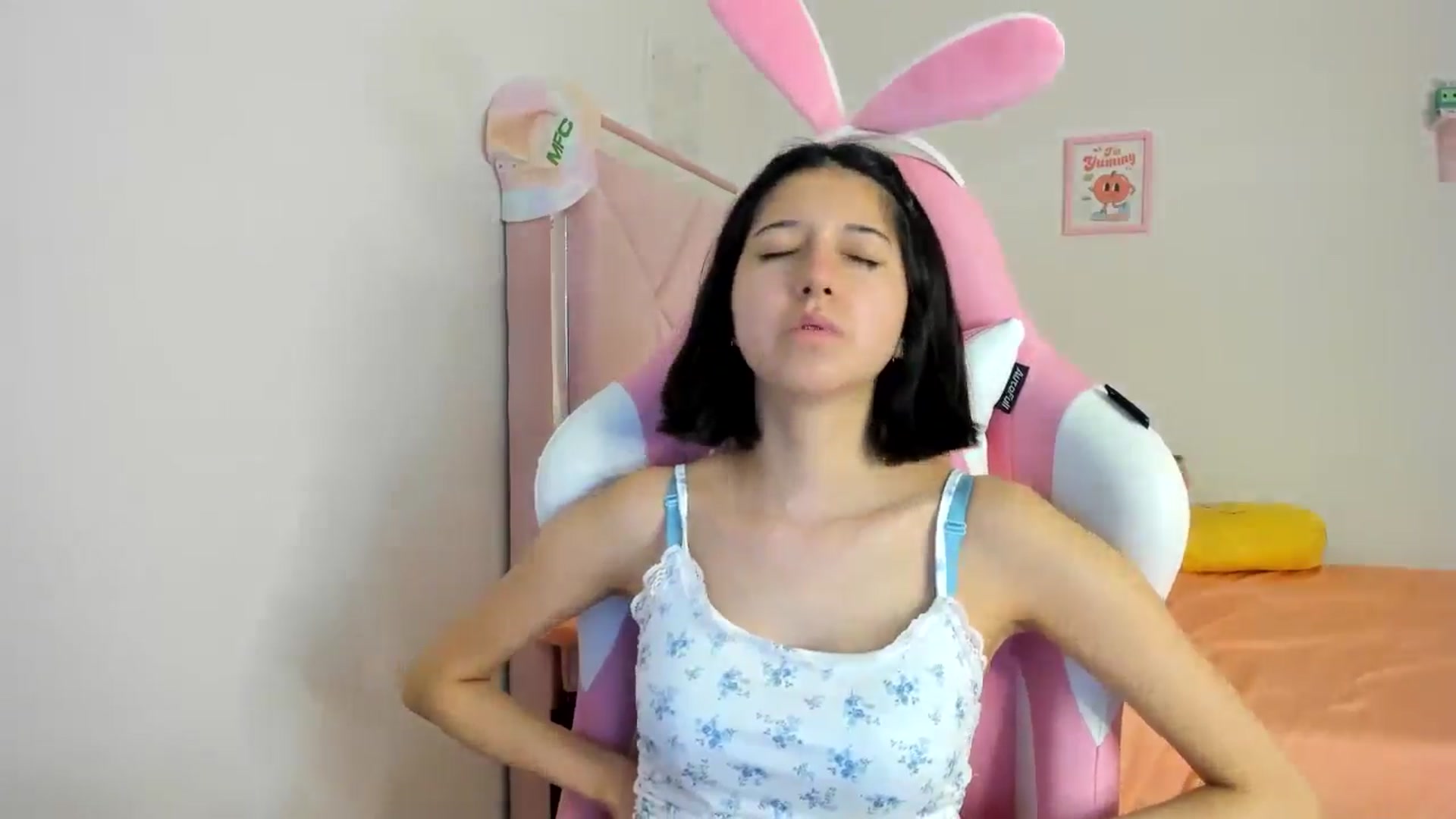 Gallery image thumbnail from Cherrycute666's myfreecams stream on, 07/20/2024, 07:44 image 13 of 20