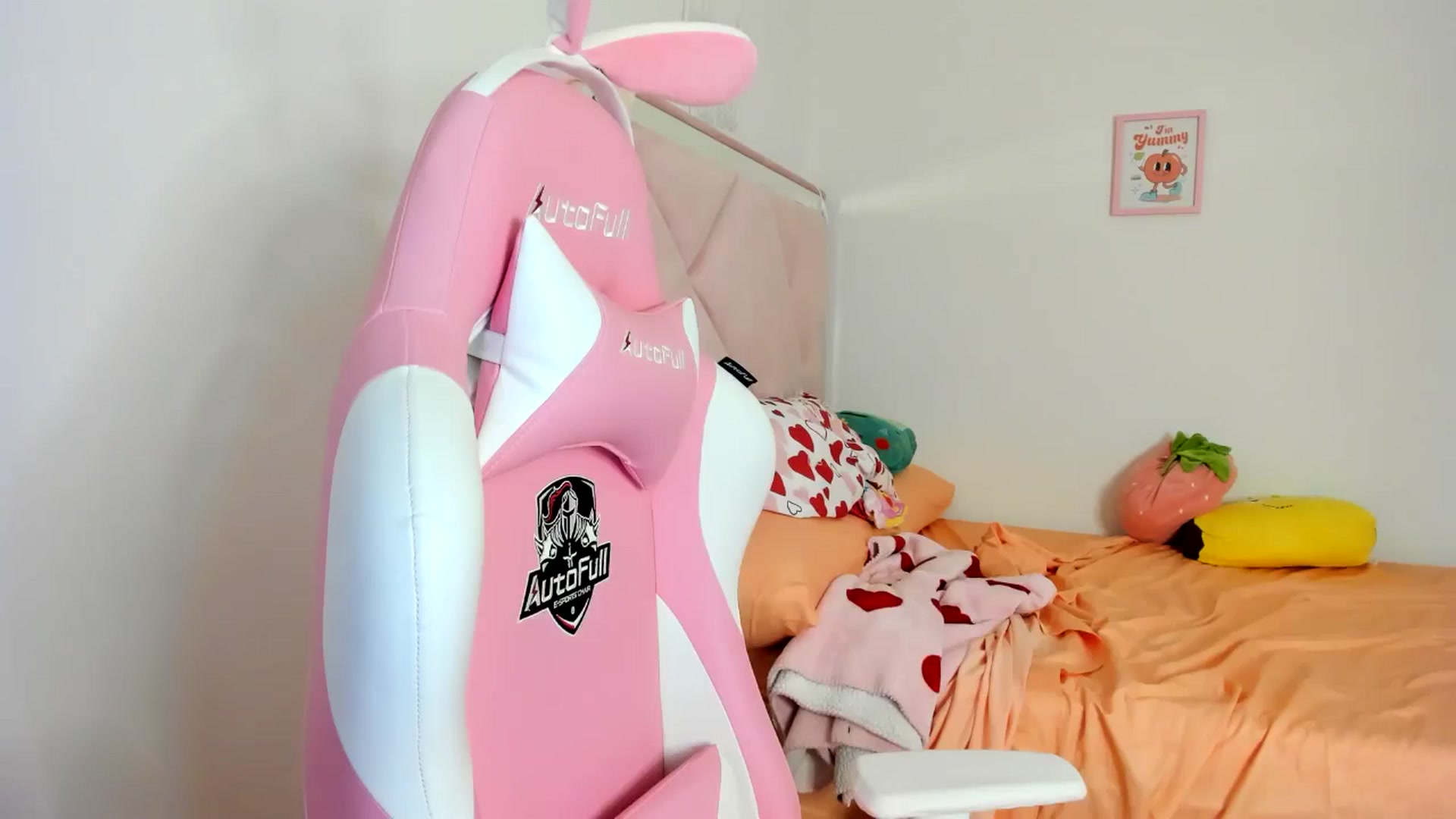 Gallery image thumbnail from Cherrycute666's myfreecams stream on, 07/20/2024, 07:44 image 4 of 20