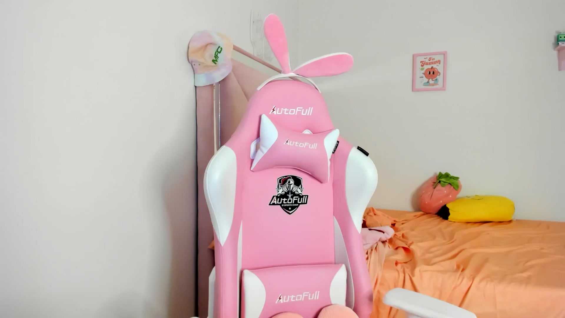 Gallery image thumbnail from Cherrycute666's myfreecams stream on, 07/20/2024, 07:44 image 14 of 20