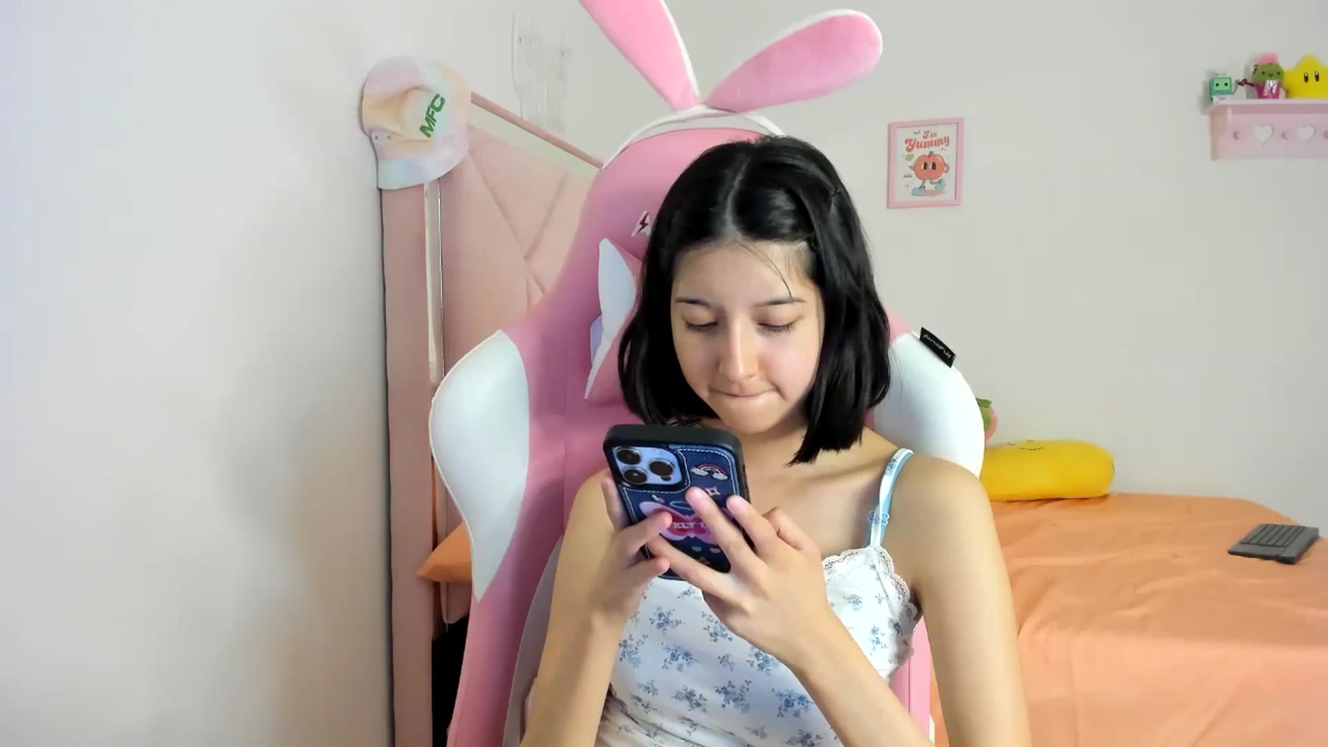 Gallery image thumbnail from Cherrycute666's myfreecams stream on, 07/20/2024, 12:31 image 6 of 20