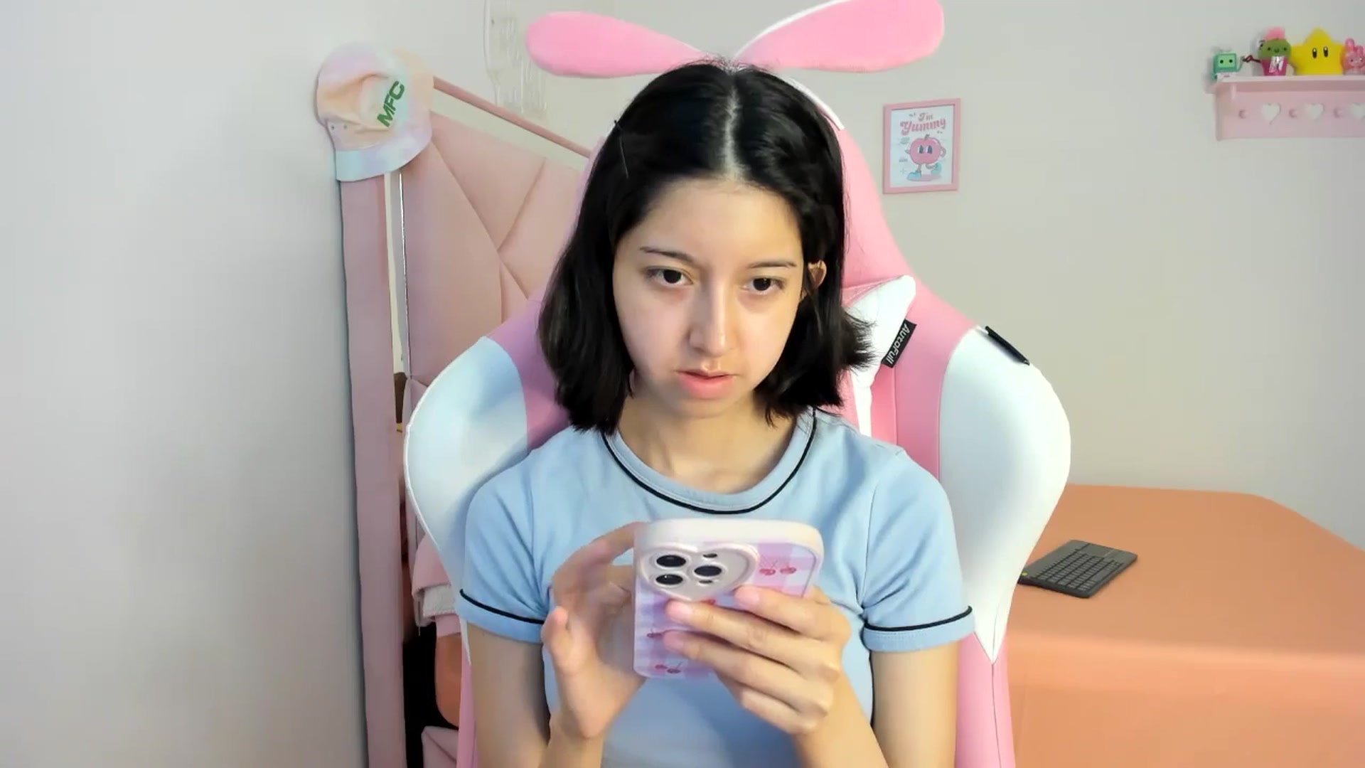 Gallery image thumbnail from Cherrycute666's myfreecams stream on, 07/21/2024, 24:00 image 12 of 20