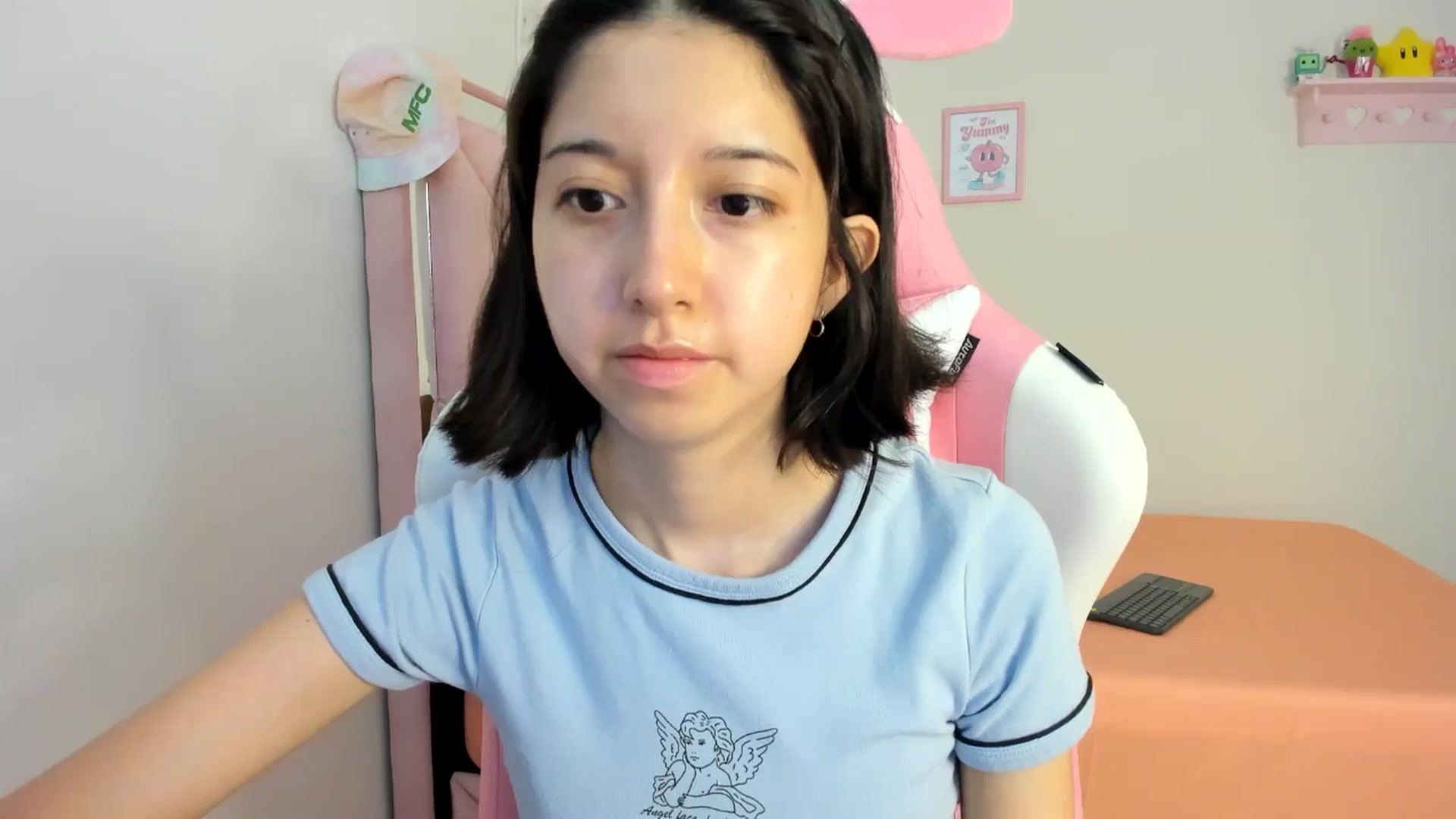 Gallery image thumbnail from Cherrycute666's myfreecams stream on, 07/21/2024, 24:00 image 14 of 20