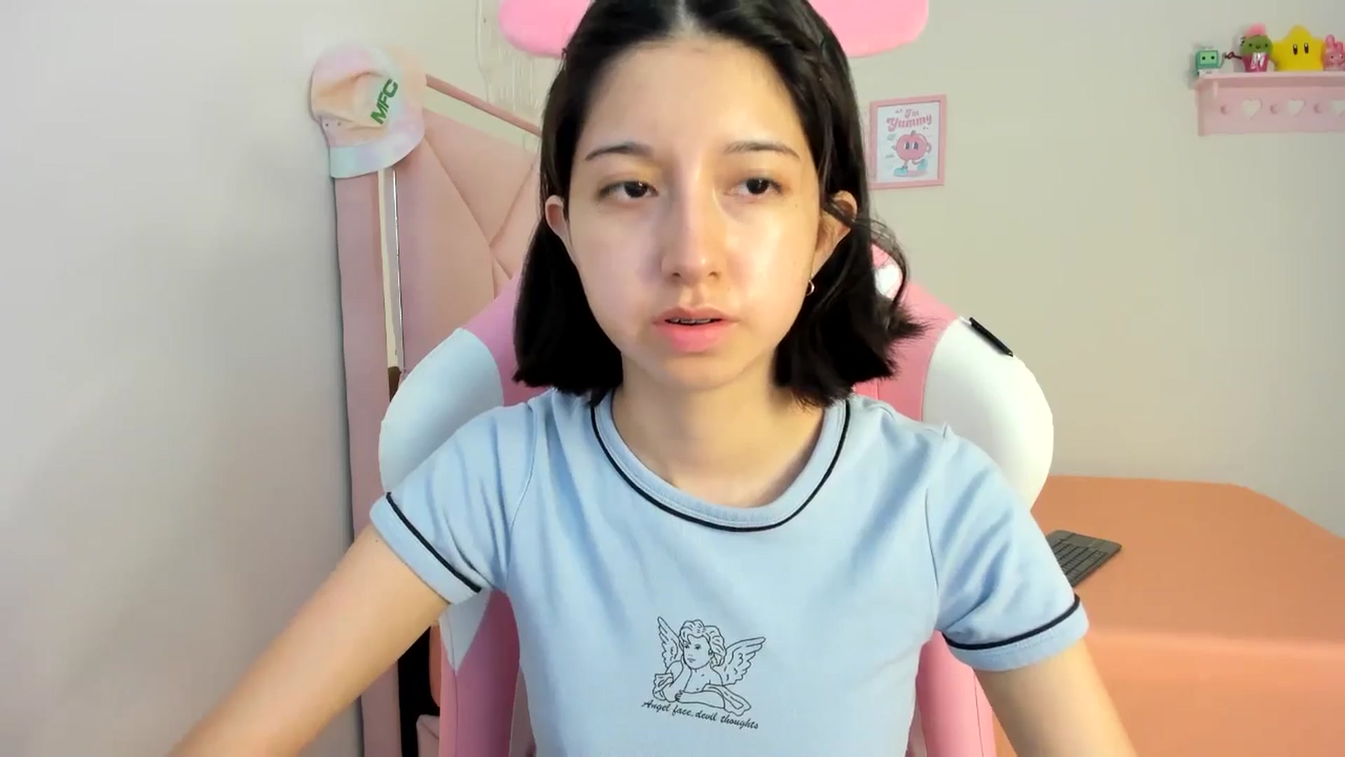 Gallery image thumbnail from Cherrycute666's myfreecams stream on, 07/21/2024, 24:00 image 17 of 20