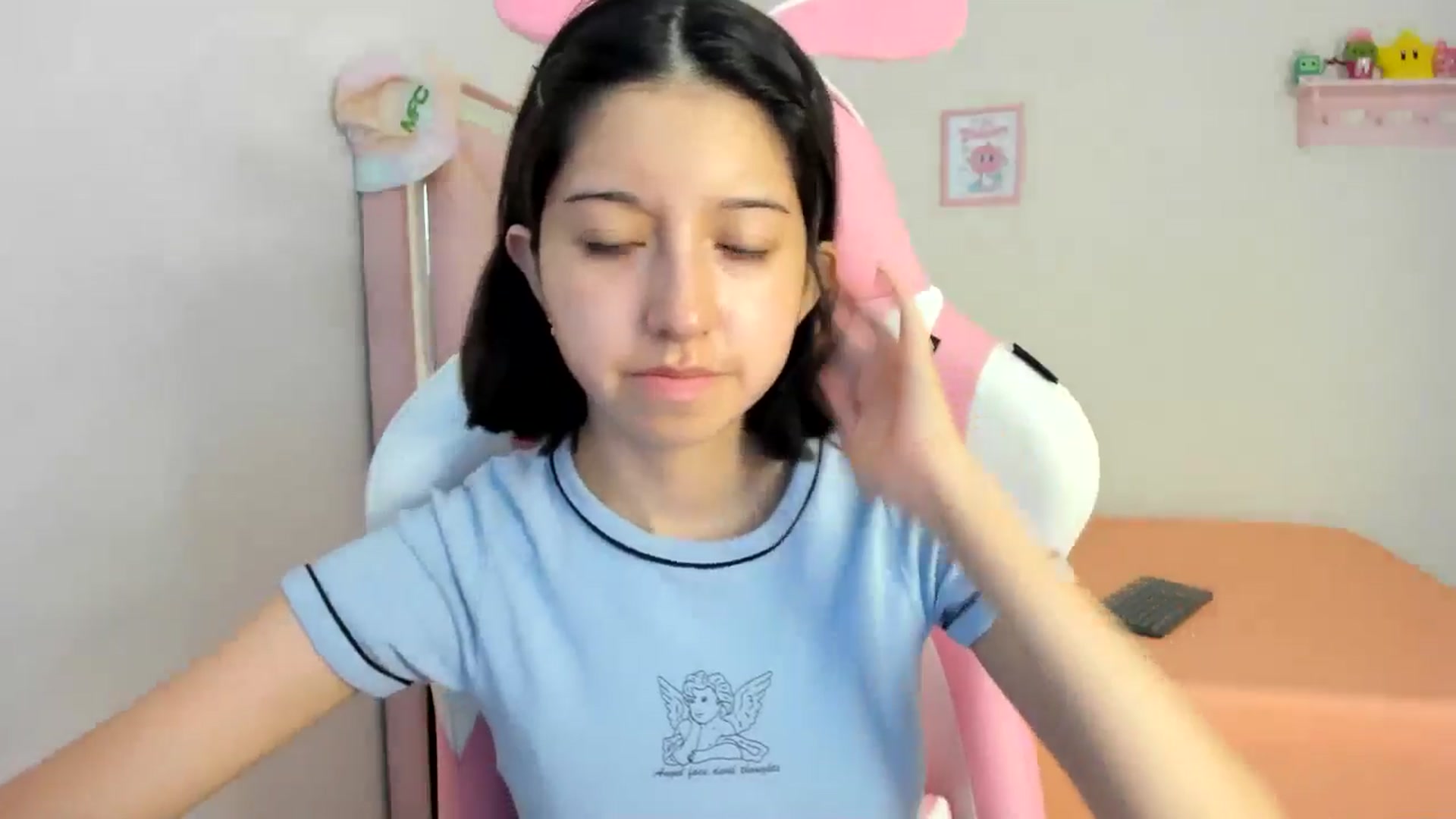 Gallery image thumbnail from Cherrycute666's myfreecams stream on, 07/21/2024, 24:34 image 3 of 20