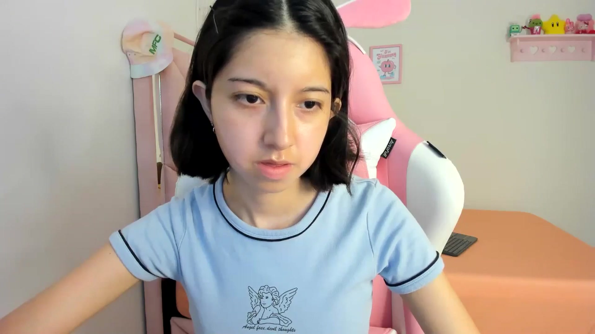 Gallery image thumbnail from Cherrycute666's myfreecams stream on, 07/21/2024, 24:34 image 7 of 20