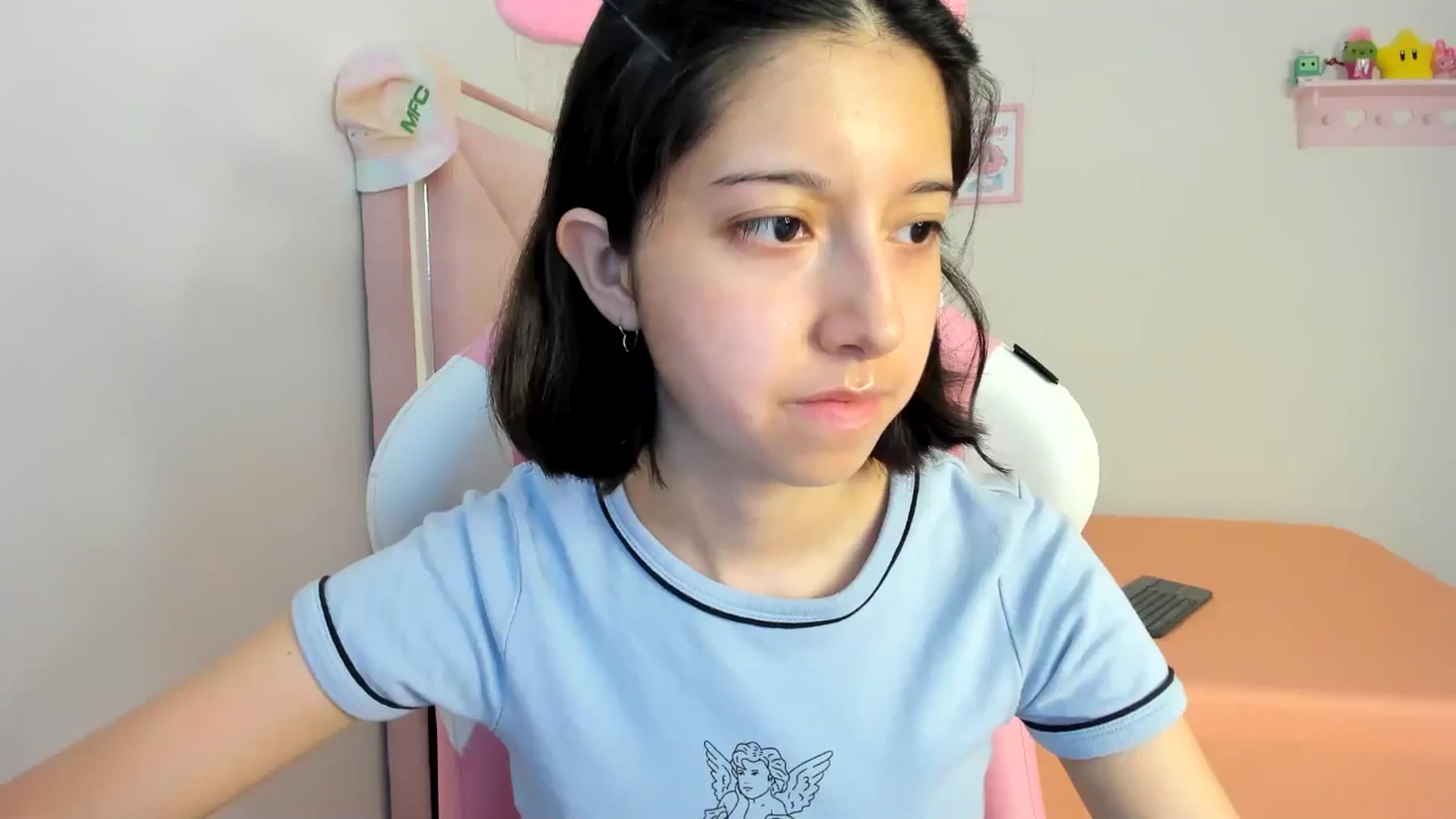Gallery image thumbnail from Cherrycute666's myfreecams stream on, 07/21/2024, 24:34 image 4 of 20