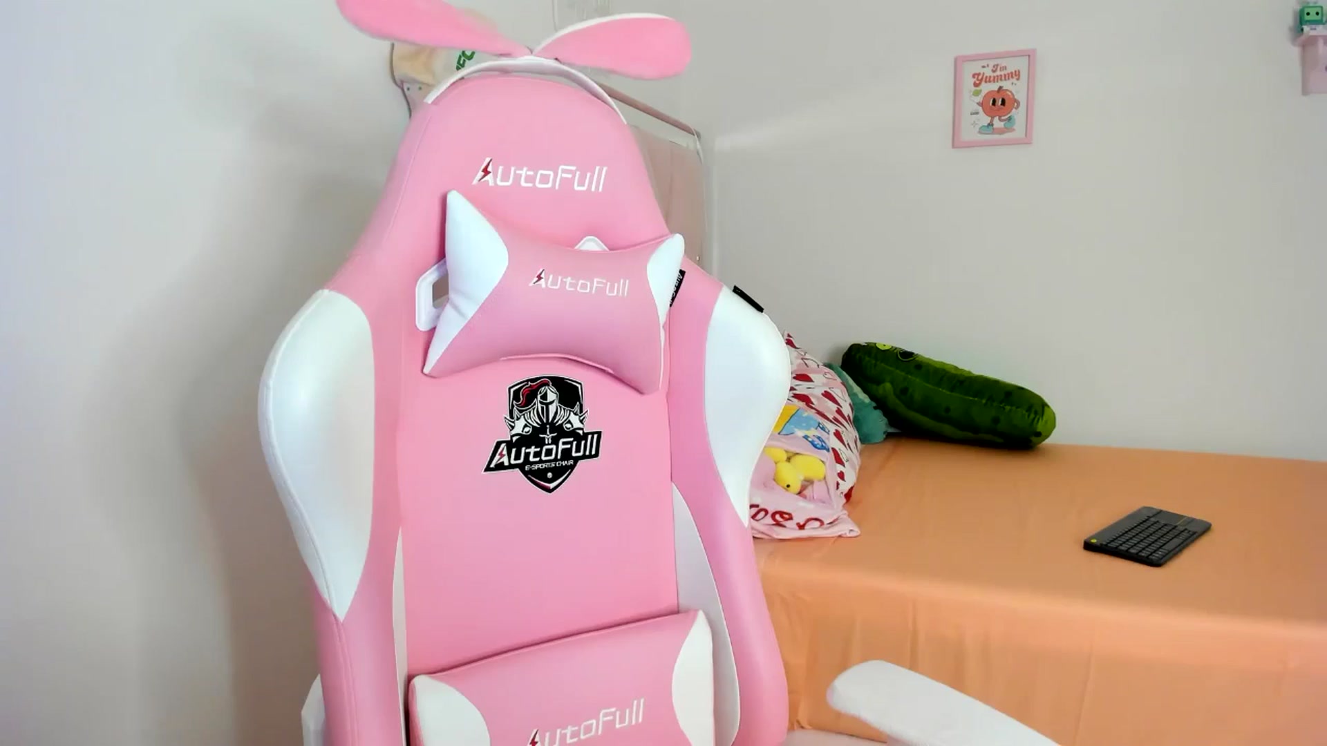 Gallery image thumbnail from Cherrycute666's myfreecams stream on, 07/21/2024, 01:56 image 14 of 20
