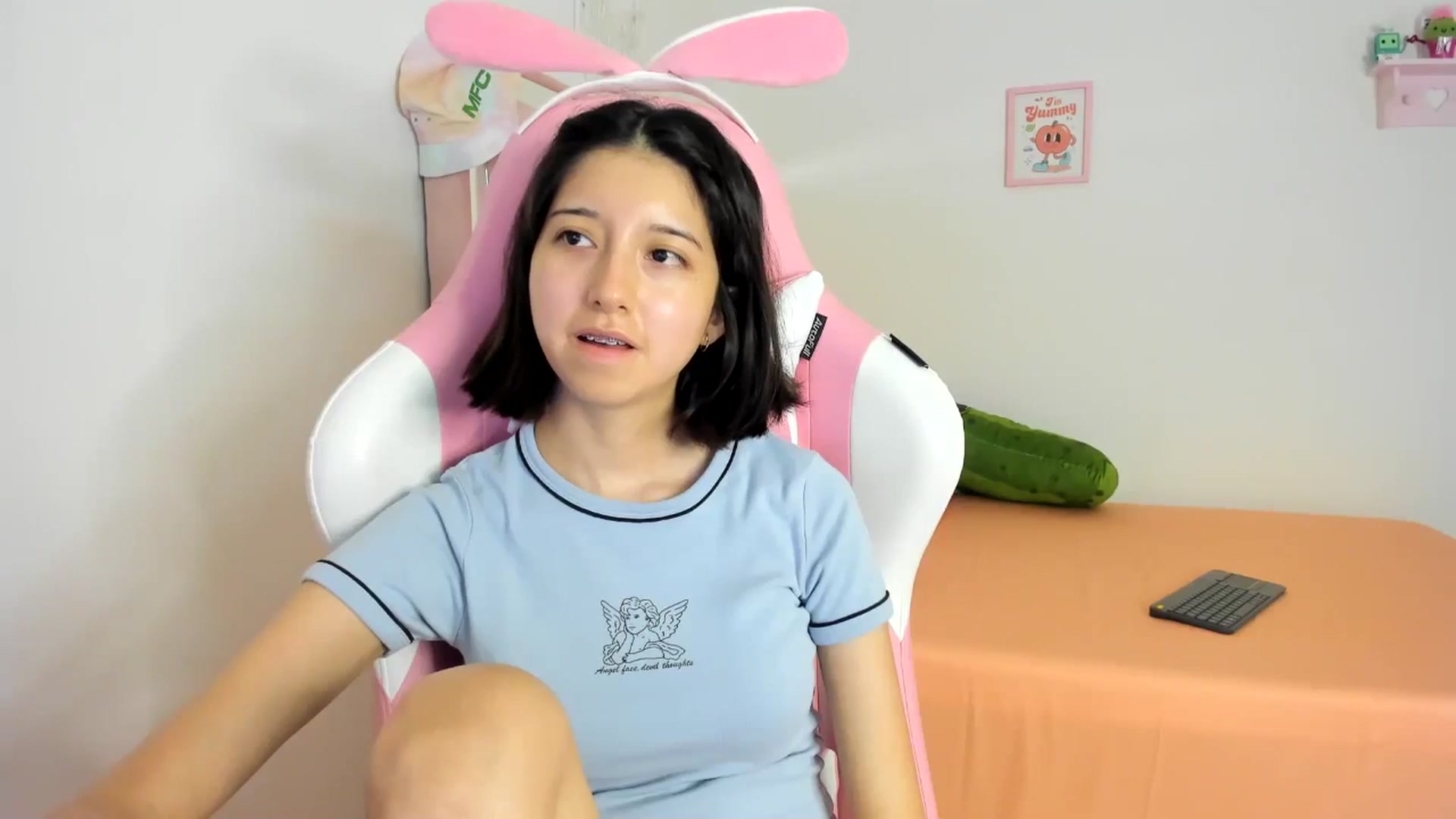 Gallery image thumbnail from Cherrycute666's myfreecams stream on, 07/21/2024, 01:56 image 17 of 20