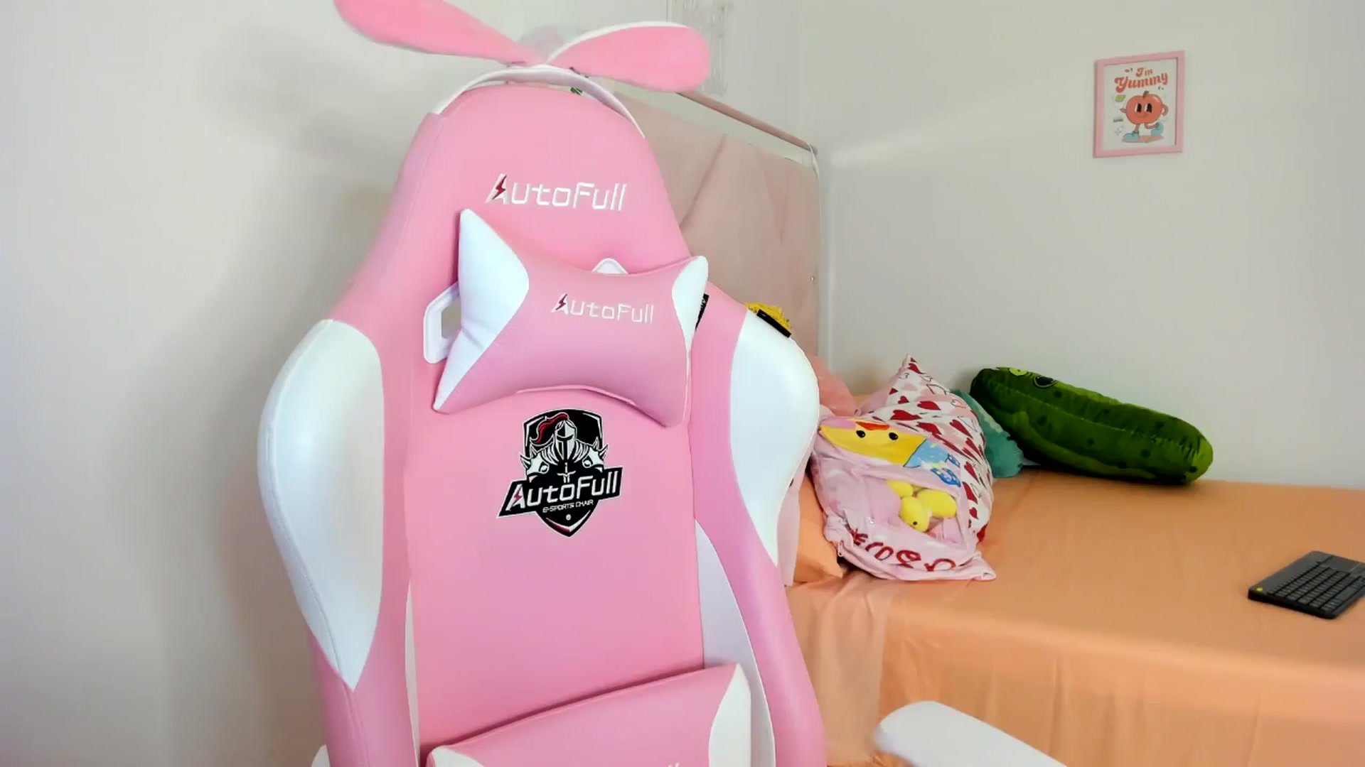 Gallery image thumbnail from Cherrycute666's myfreecams stream on, 07/21/2024, 11:15 image 7 of 20