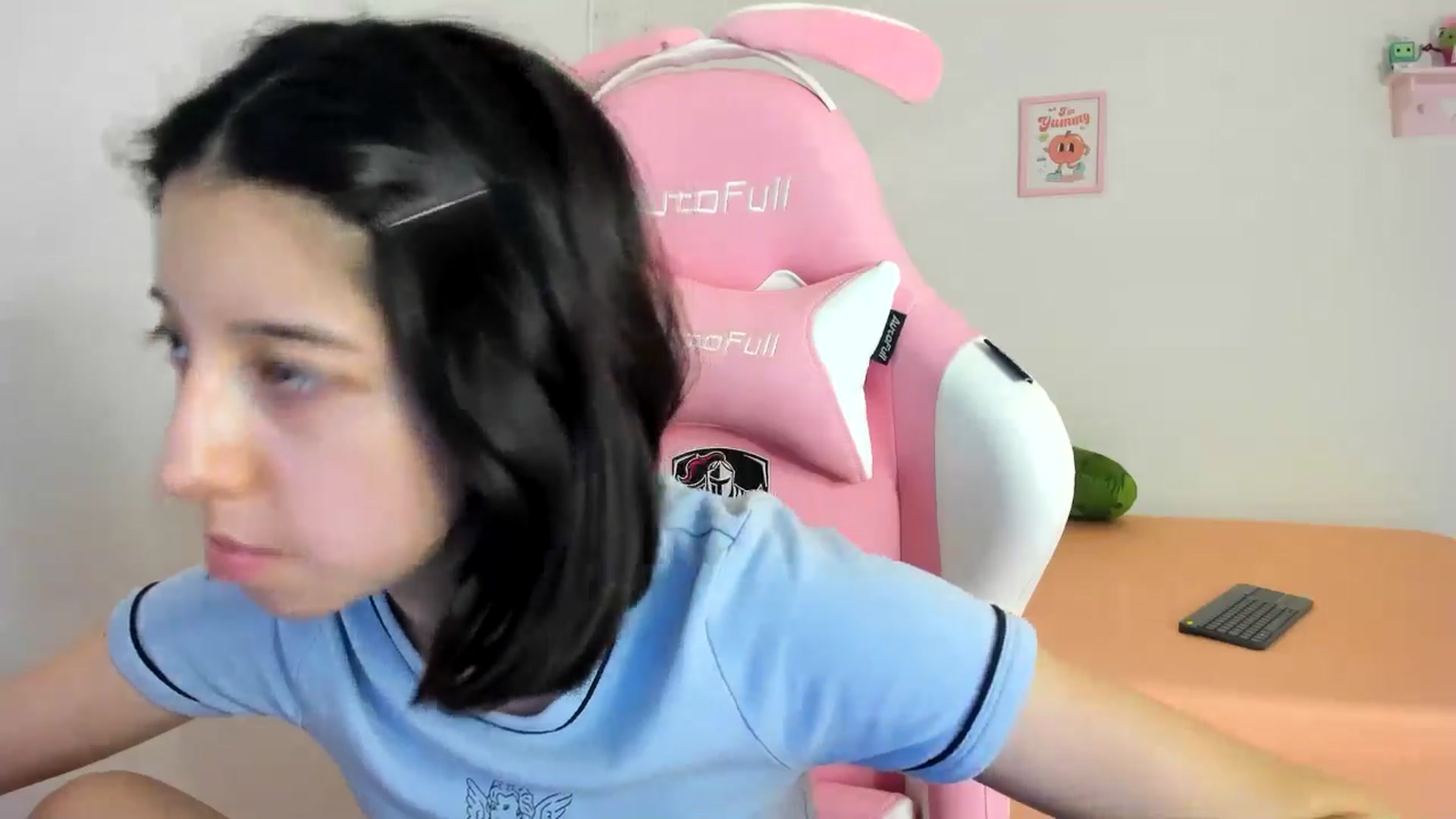Gallery image thumbnail from Cherrycute666's myfreecams stream on, 07/21/2024, 11:15 image 18 of 20
