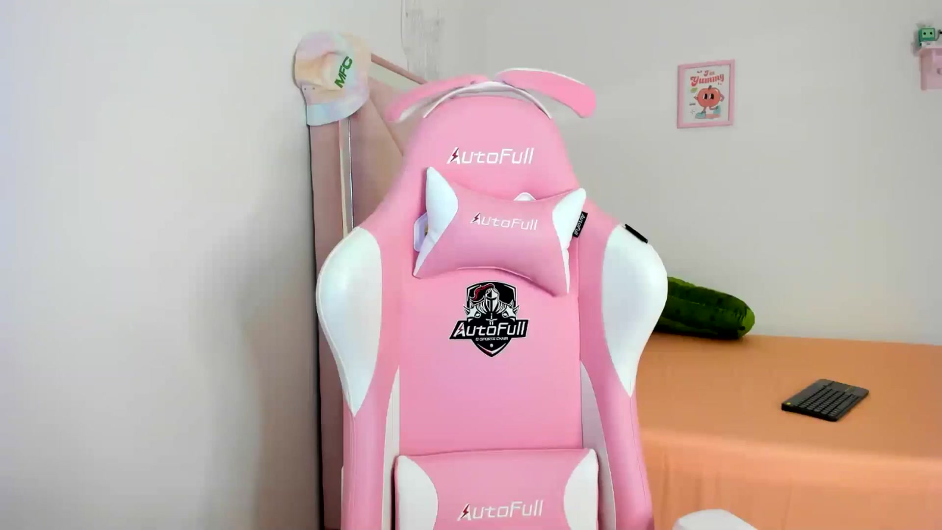 Gallery image thumbnail from Cherrycute666's myfreecams stream on, 07/21/2024, 11:15 image 19 of 20