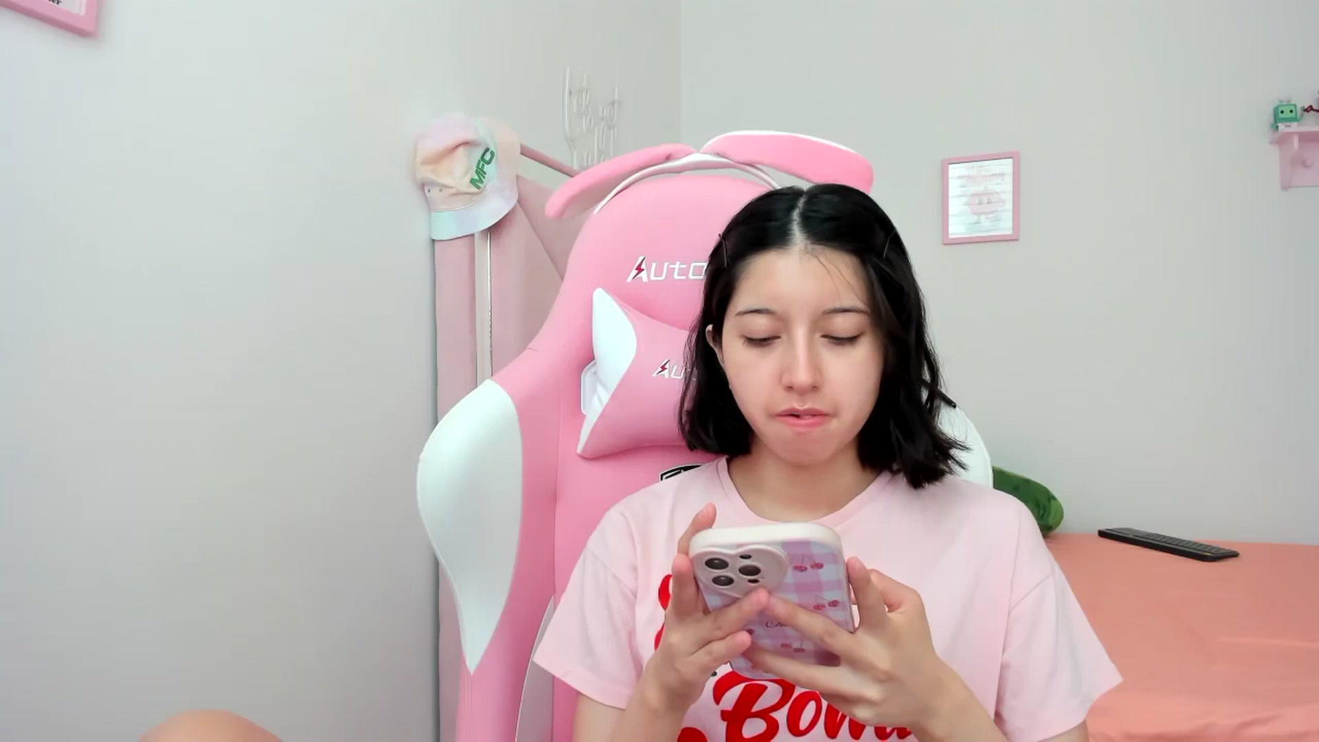Gallery image thumbnail from Cherrycute666's myfreecams stream on, 07/21/2024, 15:34 image 11 of 20