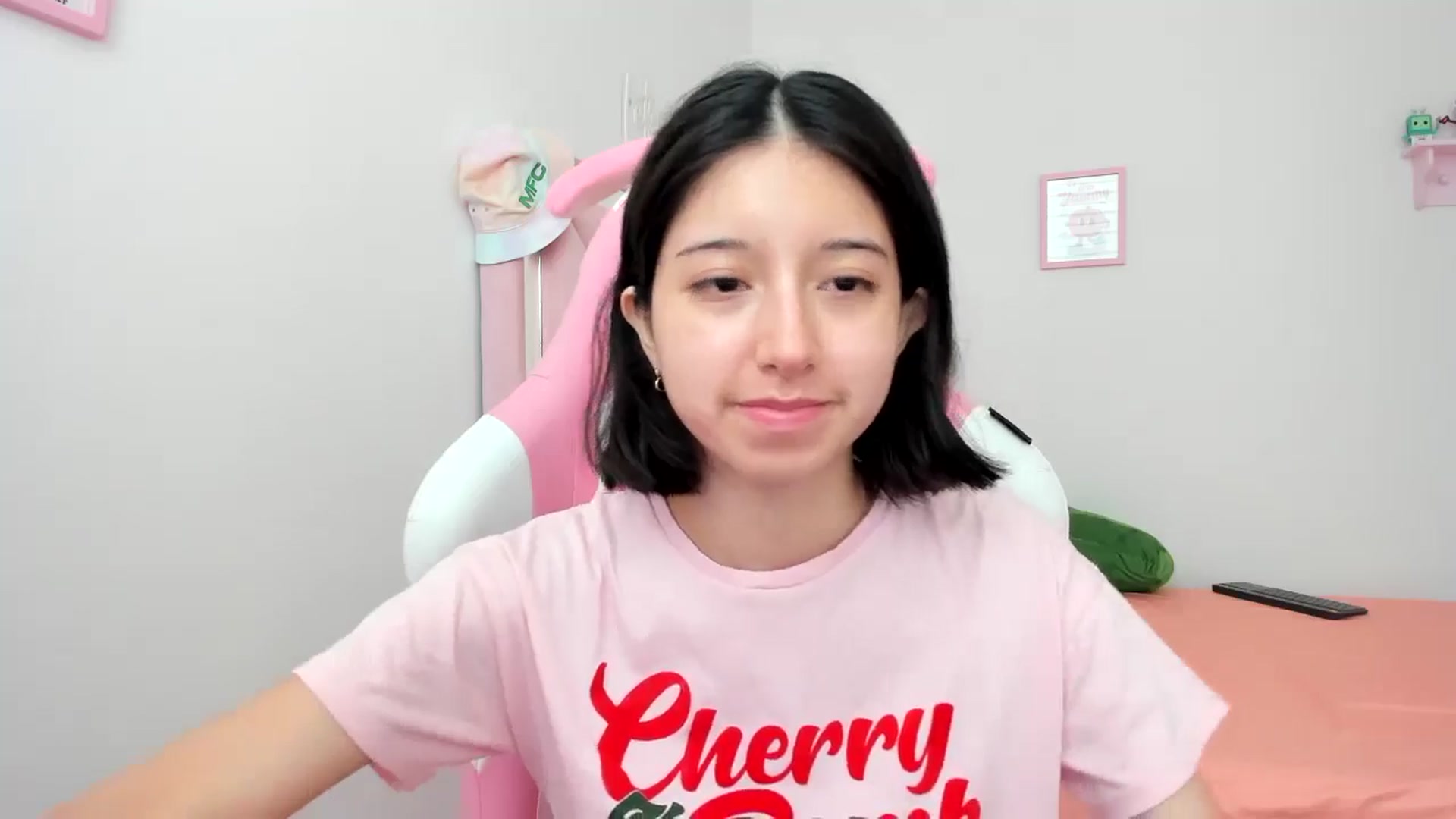 Gallery image thumbnail from Cherrycute666's myfreecams stream on, 07/21/2024, 15:34 image 8 of 20
