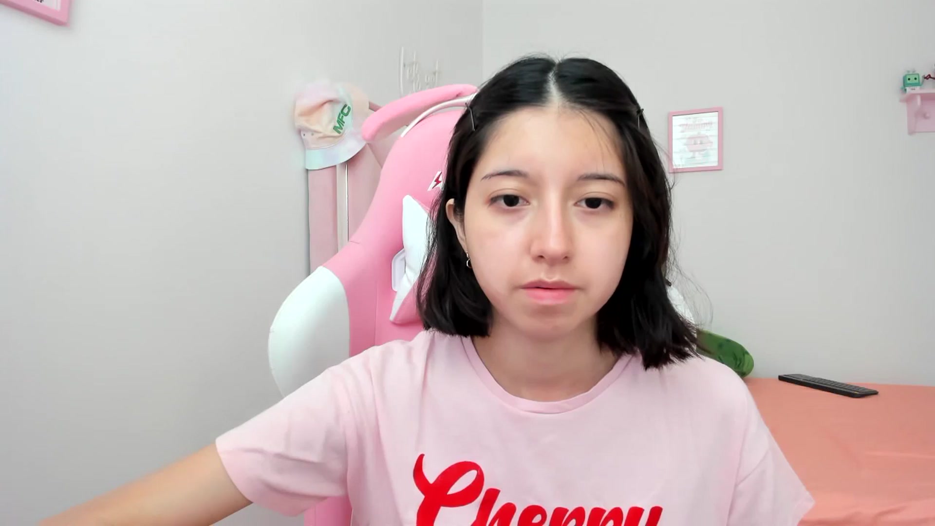 Gallery image thumbnail from Cherrycute666's myfreecams stream on, 07/21/2024, 15:34 image 10 of 20